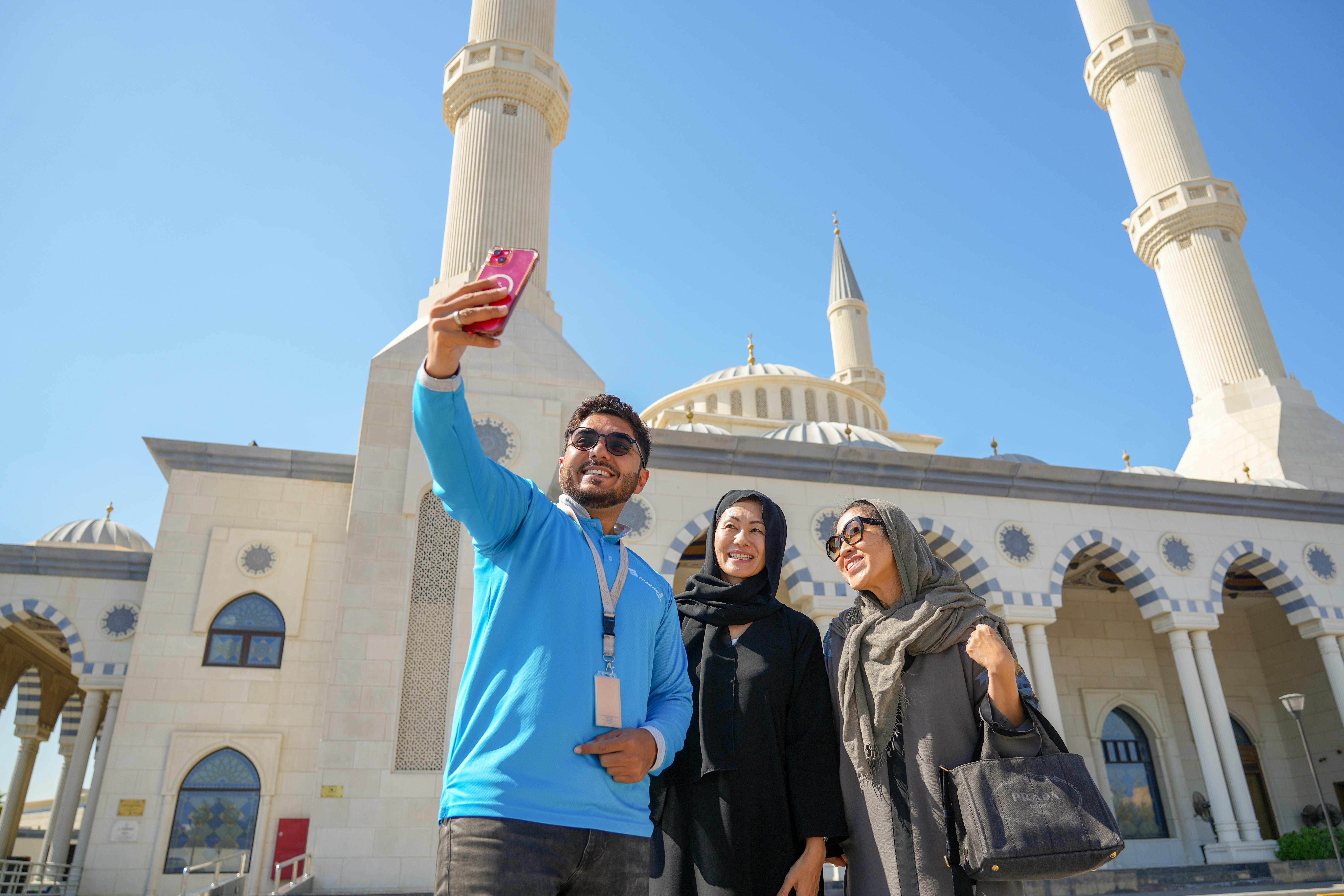 Dubai Half-Day City Tour: Blue Mosque, Creek & Souks