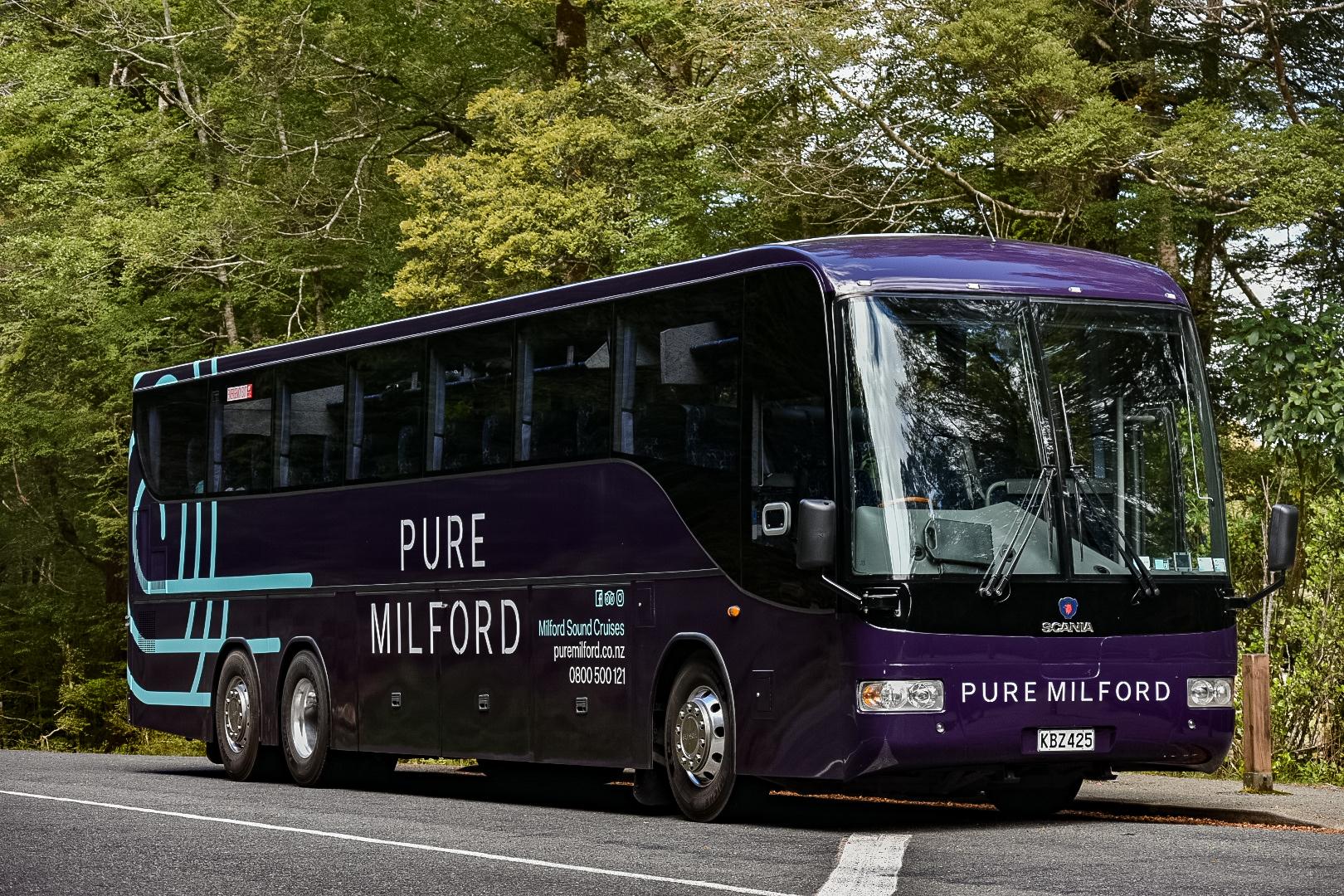 Queenstown to Milford Sound: Full-Day Coach & Cruise