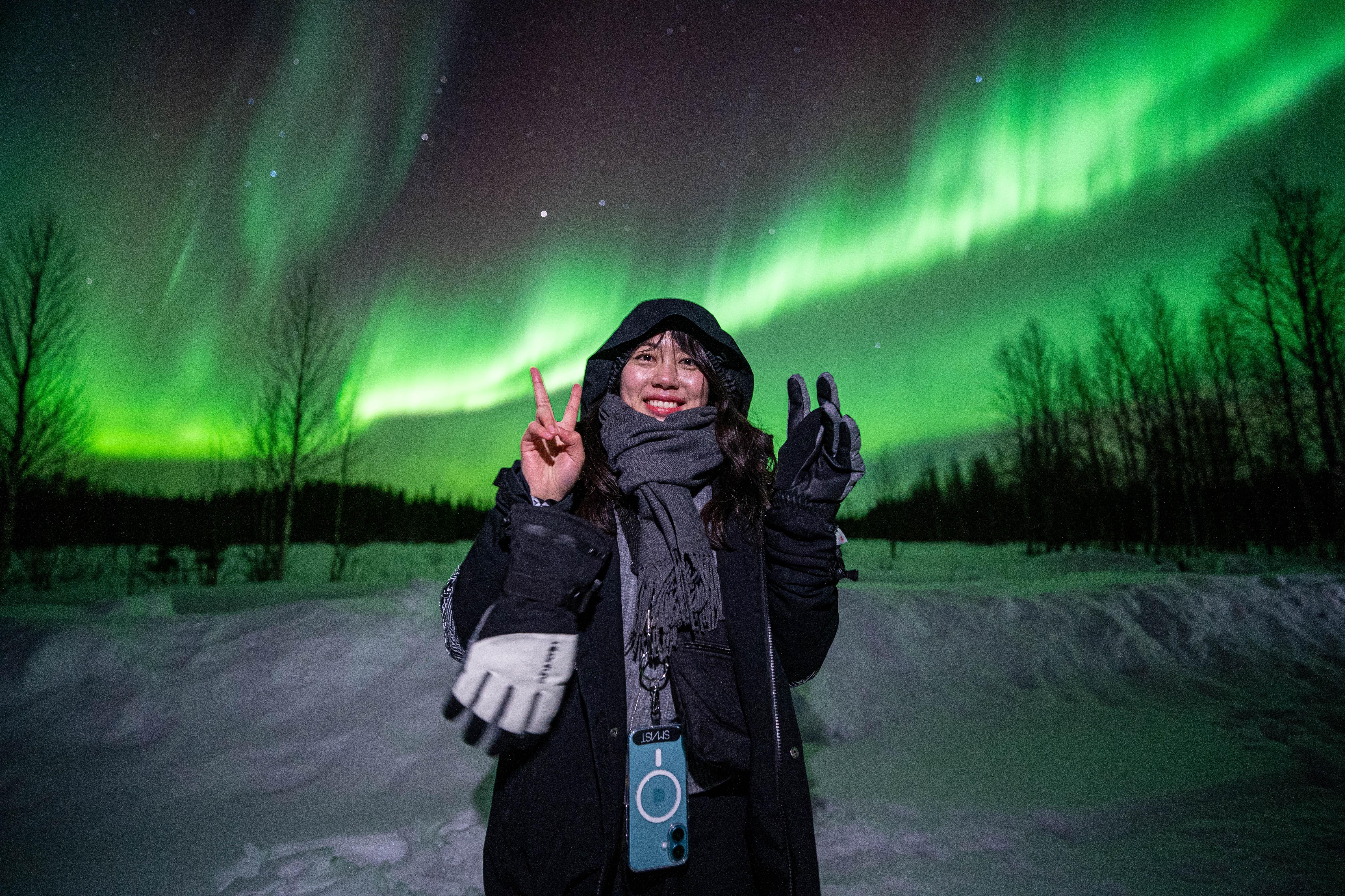 Rovaniemi Aurora Hunt – Expert-Led Northern Lights Chase with Free Photos