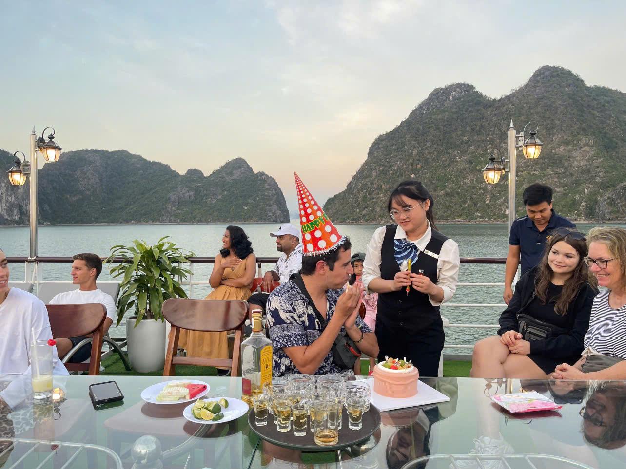 Ha Long Bay Full-Day Cruise from Hanoi: Caves, Kayaking & Sunset Party