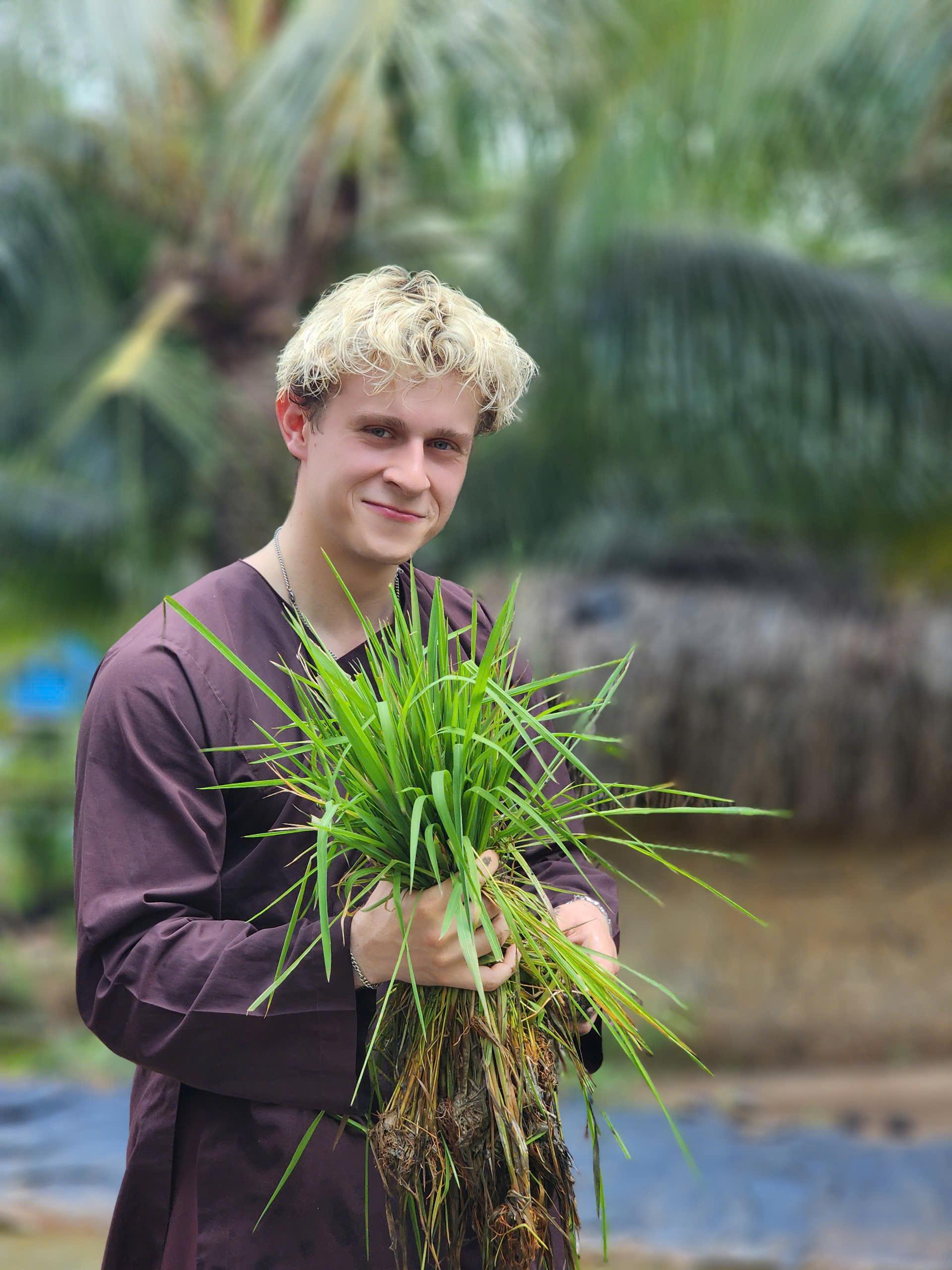 Mekong Delta 2-Day Bike, Kayak & Homestay Adventure from Ho Chi Minh City