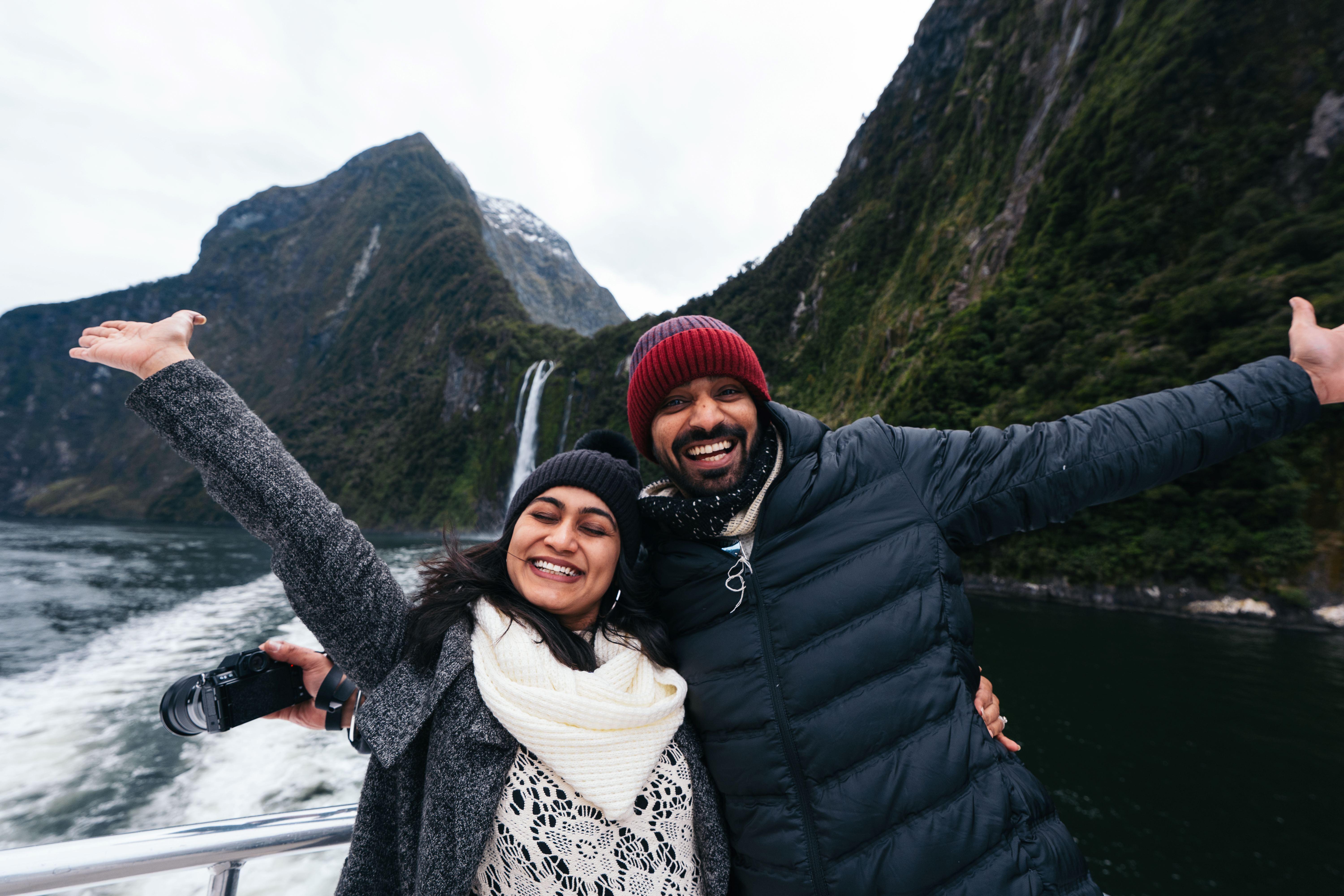 Queenstown to Milford Sound: Full-Day Coach & Cruise