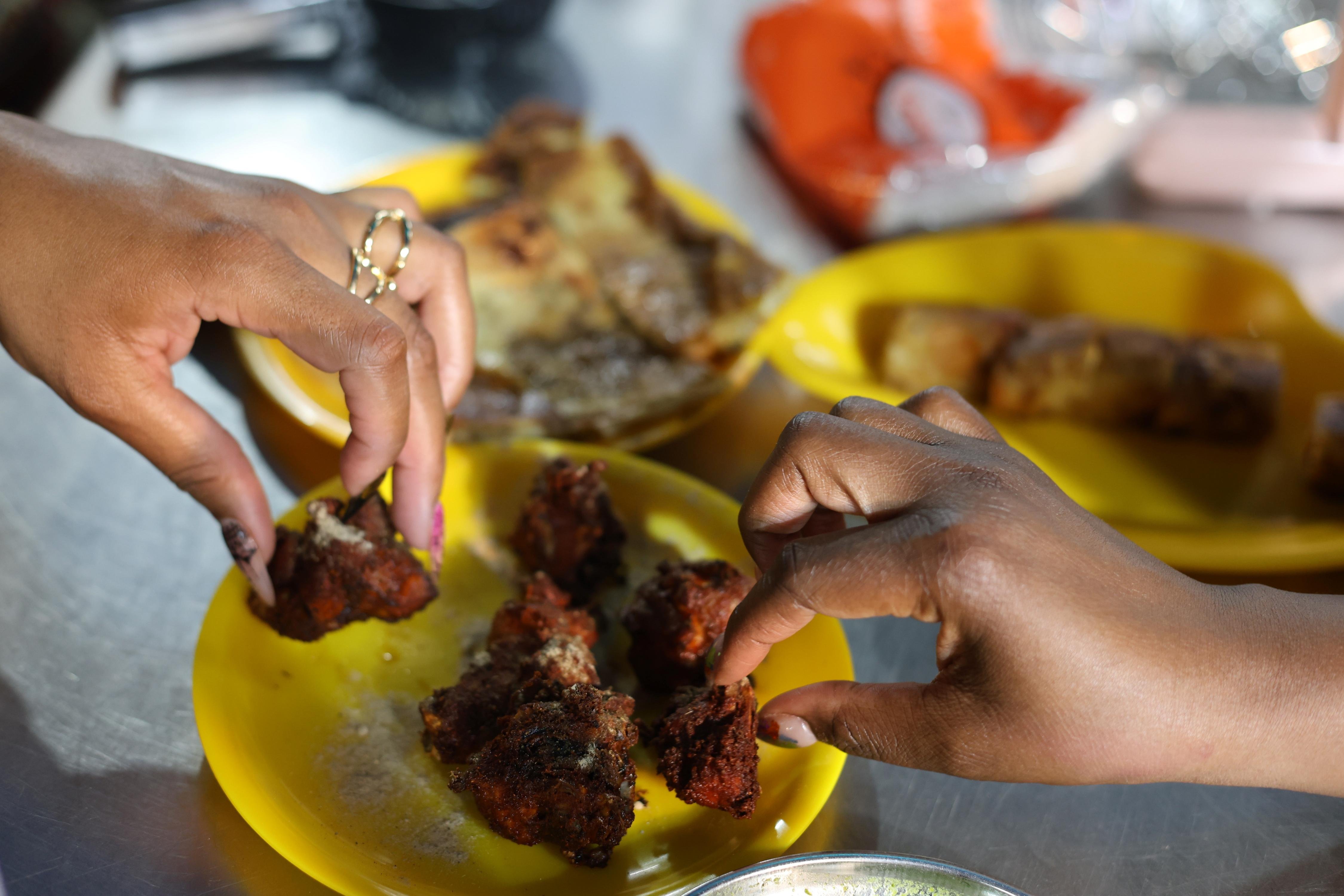 Mumbai Sunset & Street Food Bazaar Adventure