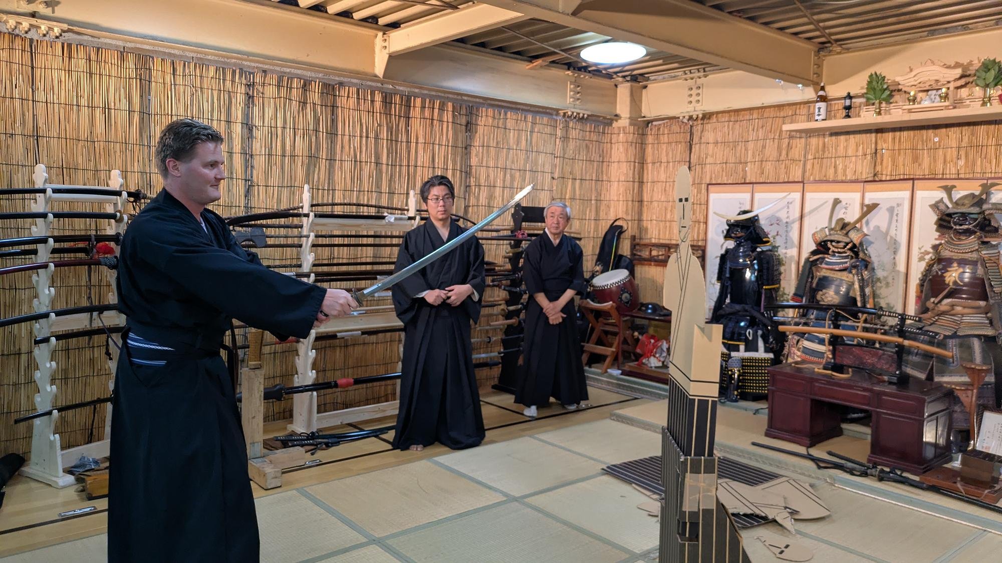 Osaka: Katana Cutting Experience in Authentic Samurai dojo