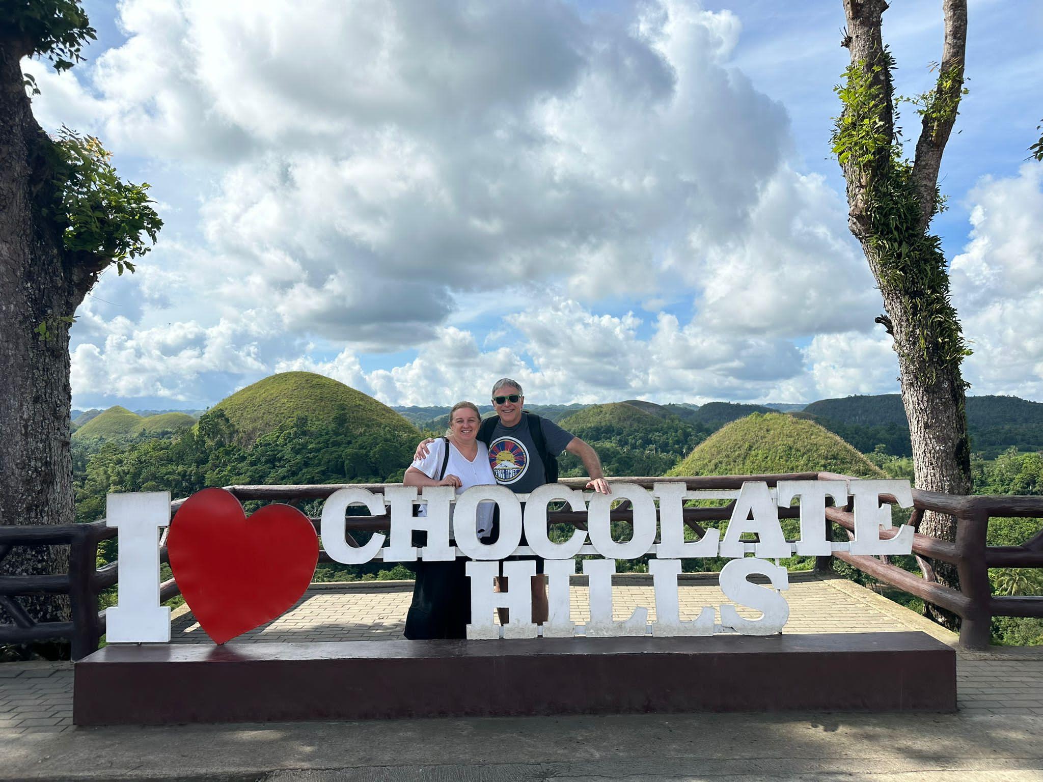 Bohol Day Trip from Cebu: Chocolate Hills, Tarsiers & Loboc River Cruise