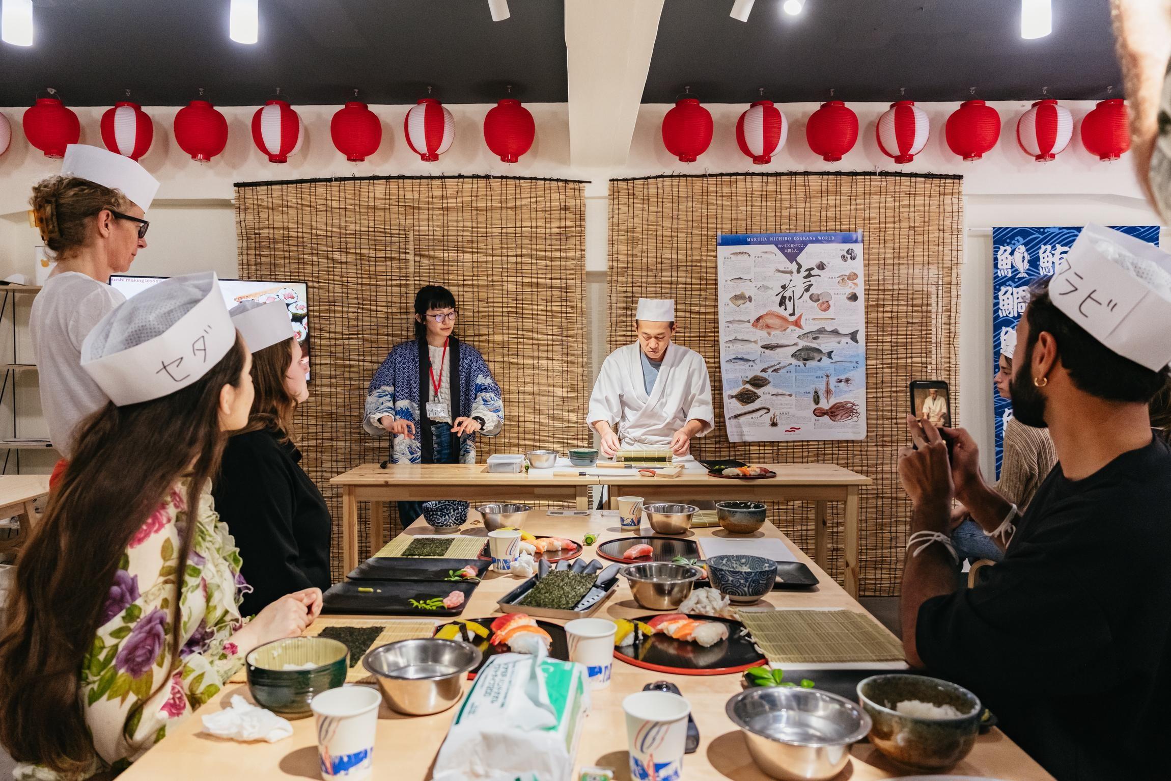 Tokyo: Sushi Making with Pro Chef & Tsukiji Fish Market Tour
