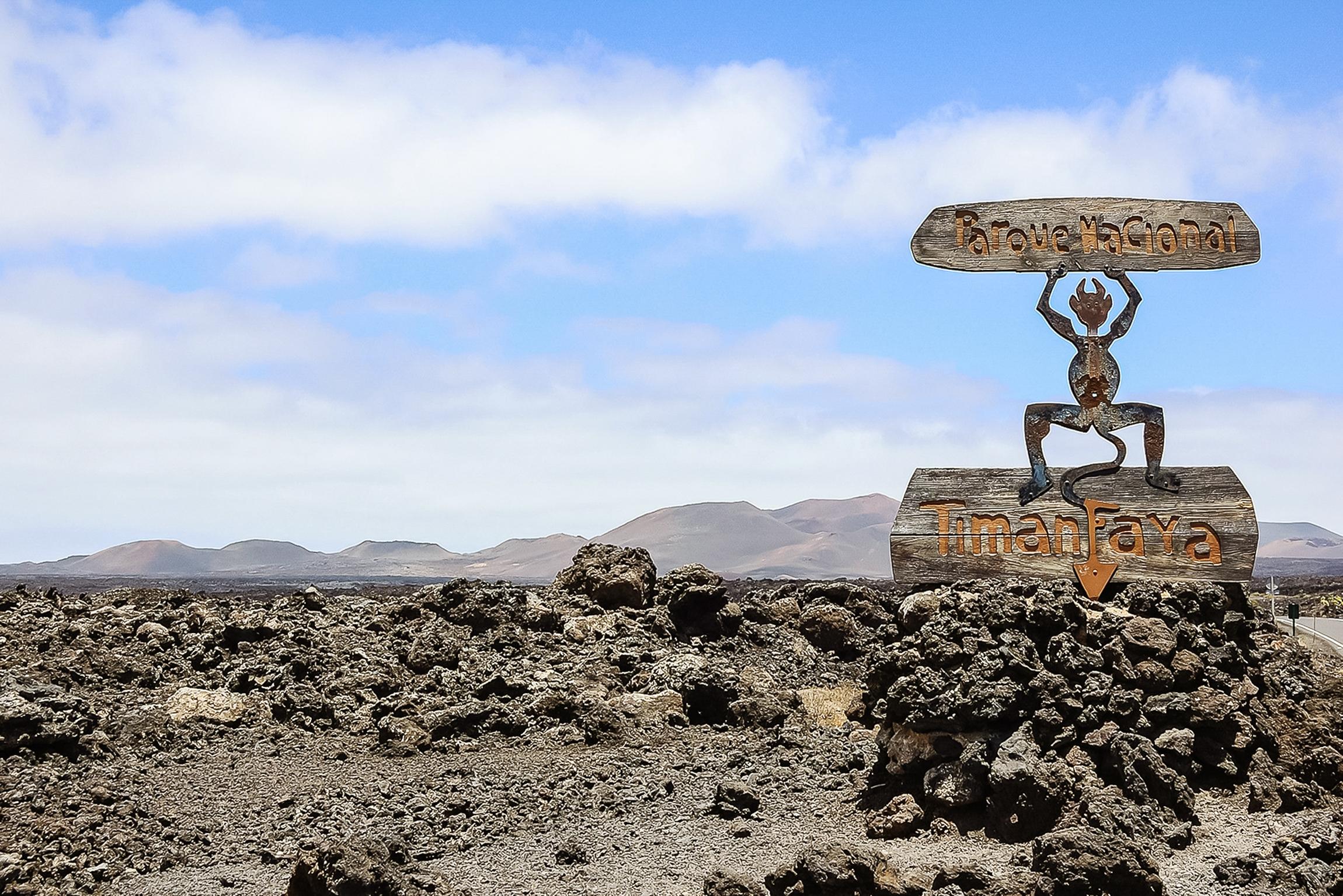 Lanzarote Volcanic Wonders: Timanfaya, Cueva de los Verdes & Jameos del Agua