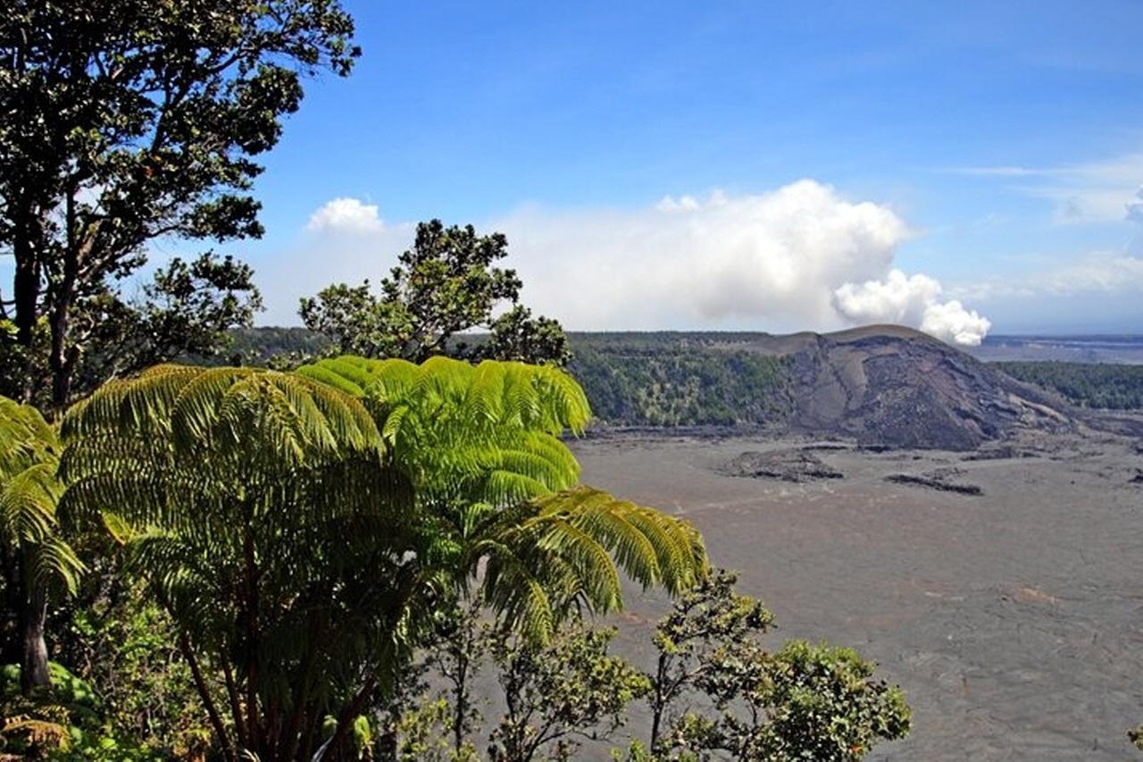 Big Island Hawaii Volcano Day tour from Oahu and Hotel PU — Kilauea and Hawaii Volcanoes National Park scenery (1)
