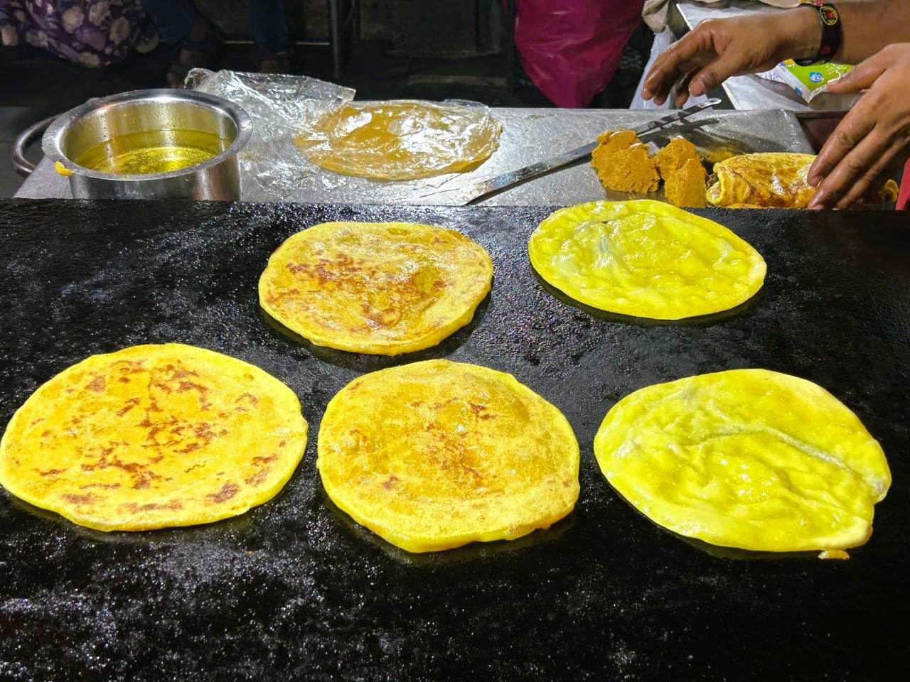 Bangalore Evening Street Food Tour & Lalbagh Gardens