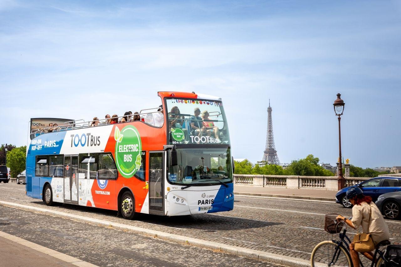 Paris: Hop-On Hop-Off Bus & Seine Cruise Discovery Bundle