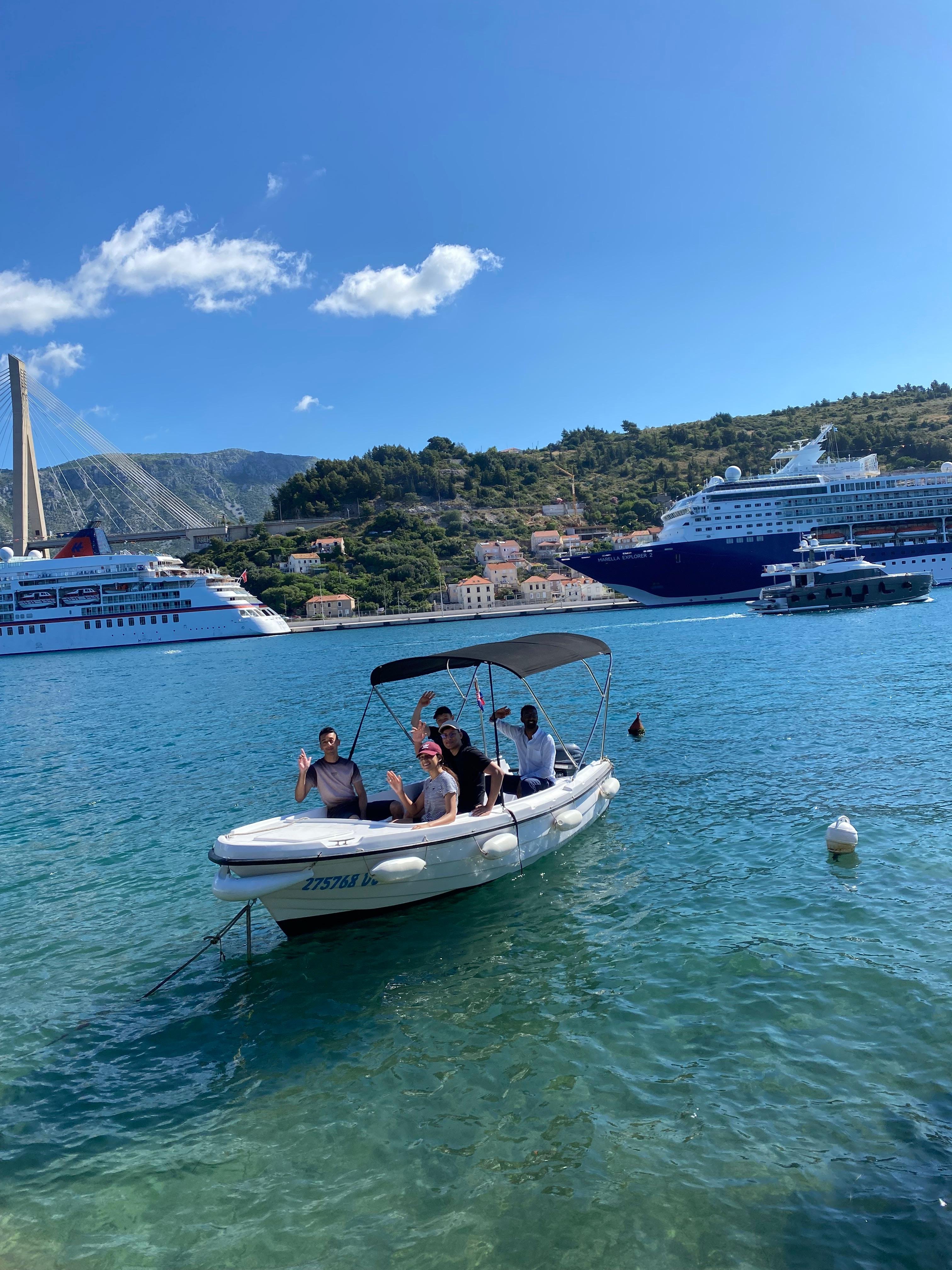 Self-Drive Traditional Boat Rental