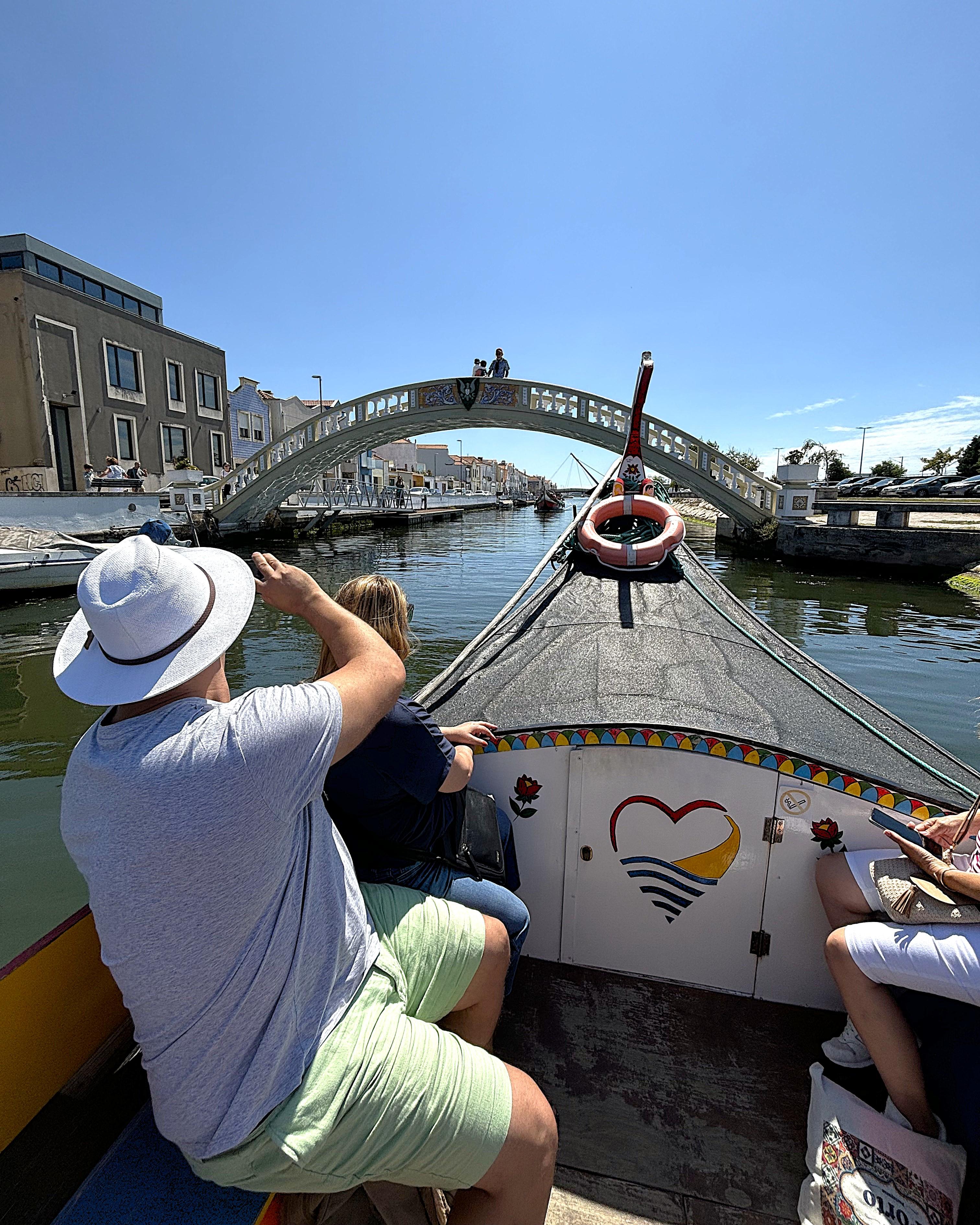 Lisbon to Porto Private Transfer with 3 Scenic Stopovers