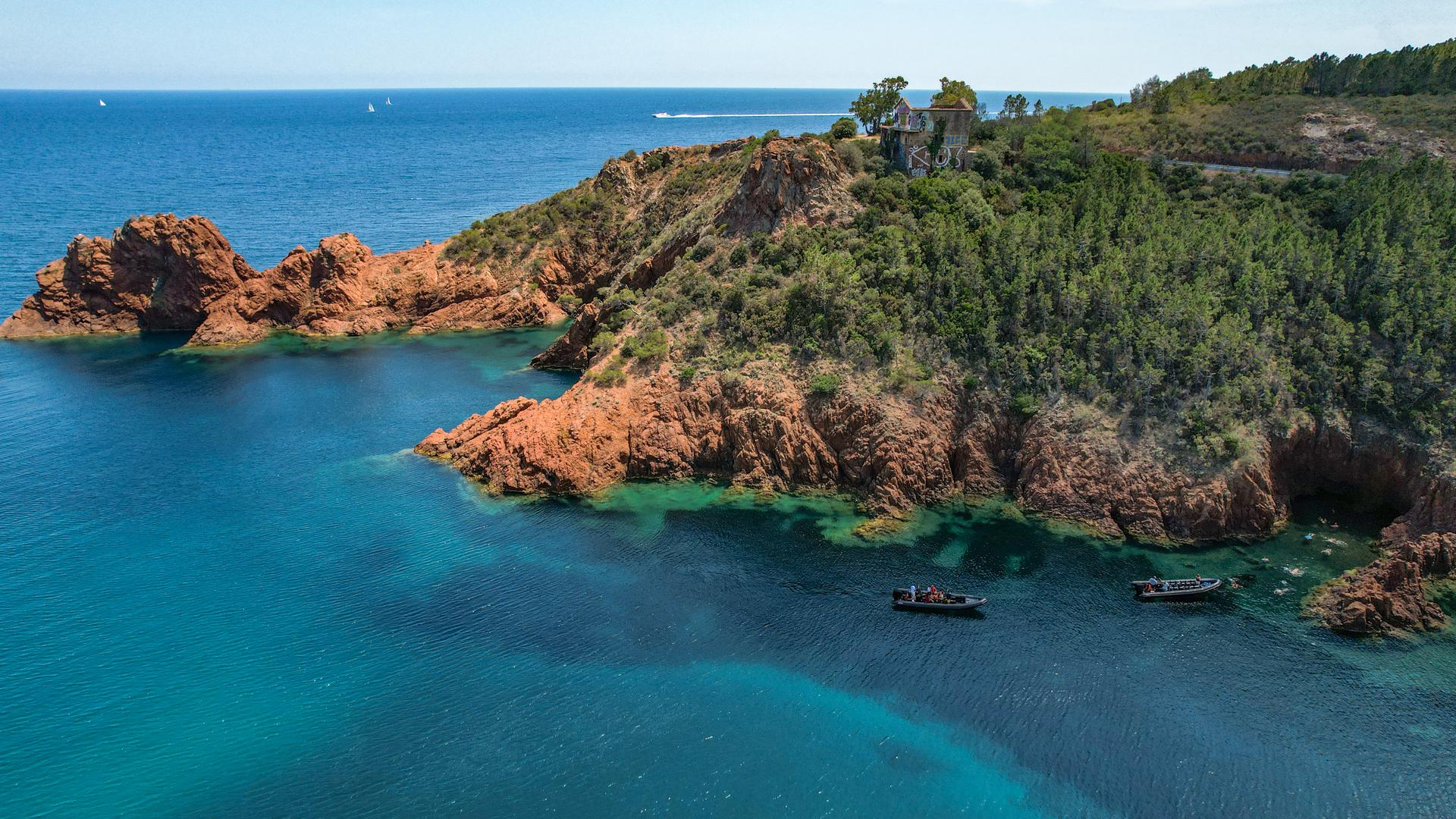Estérel Calanques Coastal Boat Tour from Cannes