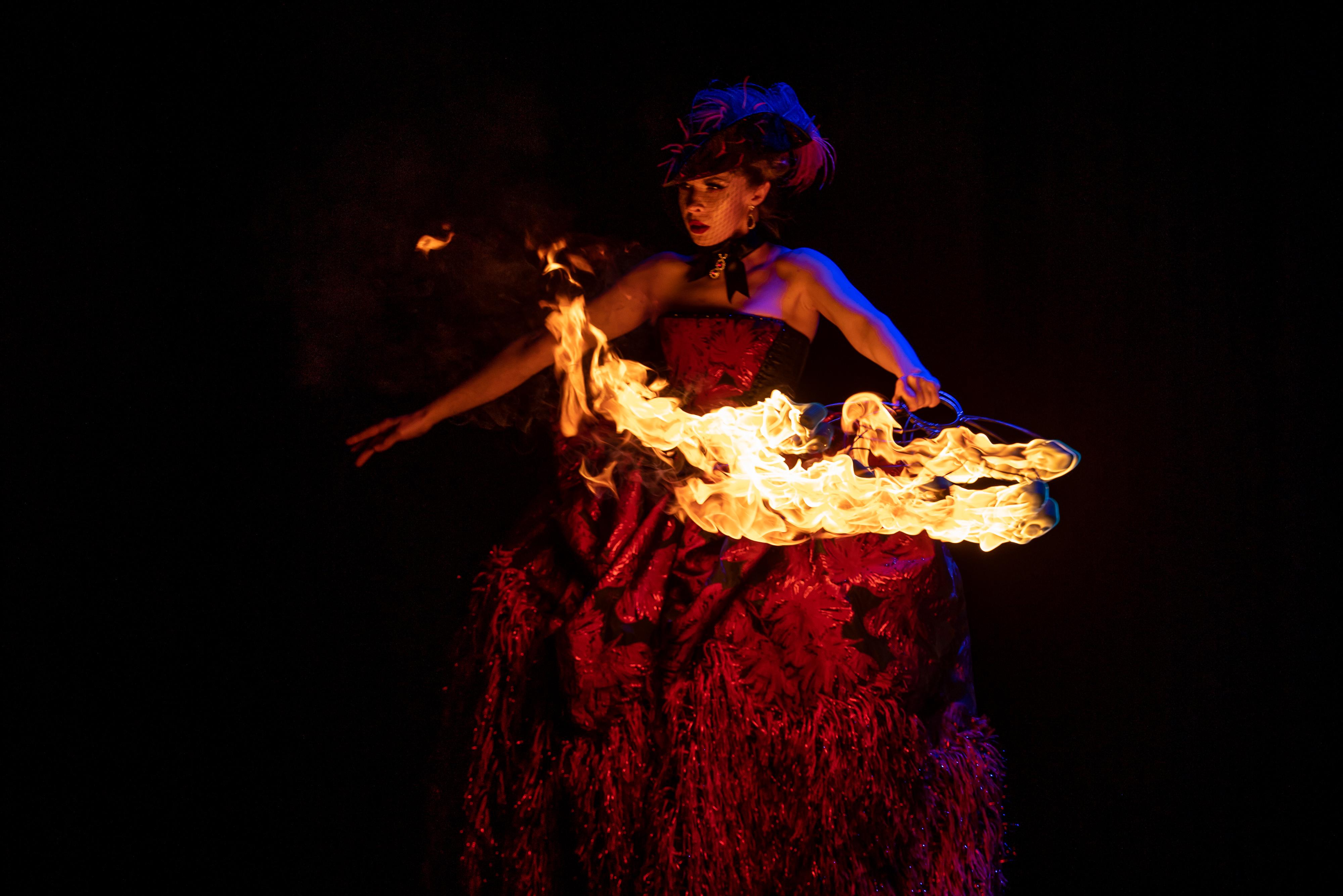 Ohlala Burlesque Dinner Show at Mirage Spiegeltent