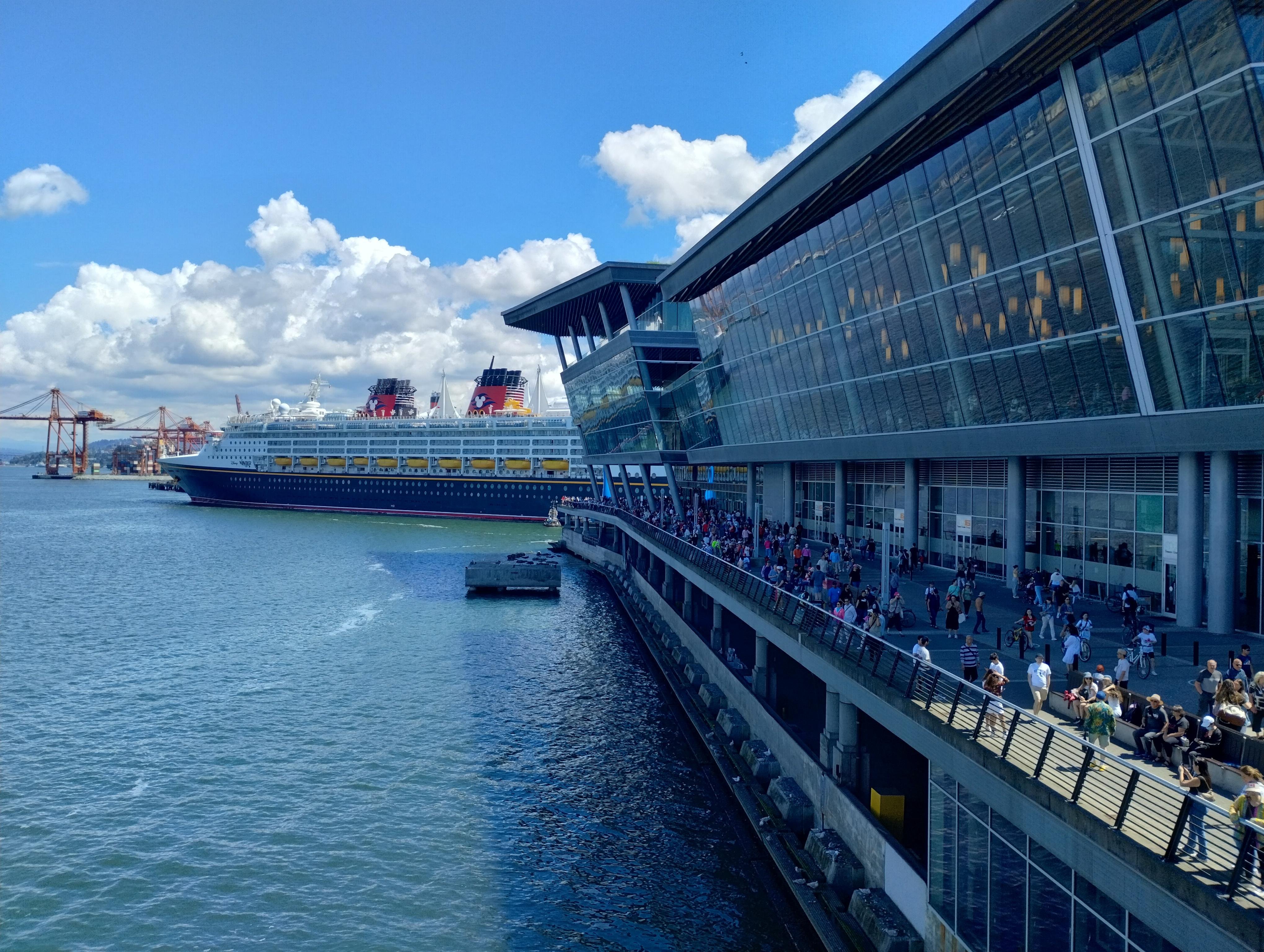Vancouver Highlights: Private Car Tour of City Landmarks