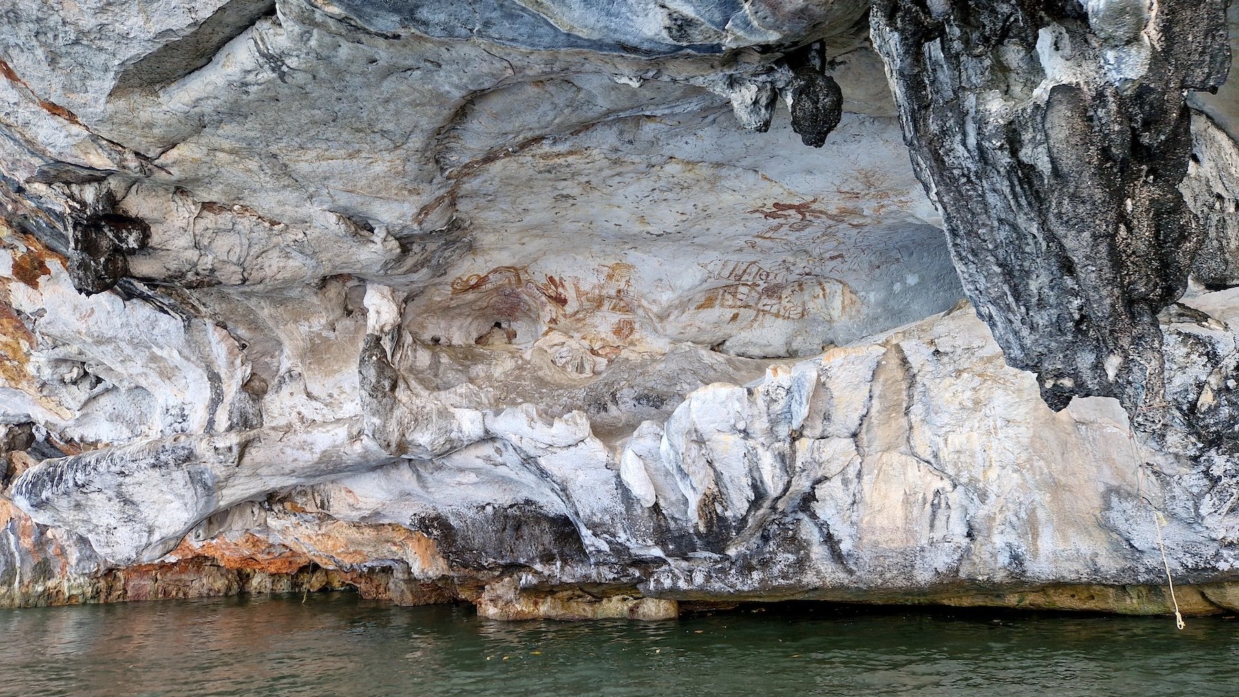Phuket Private Full-Day Tour: James Bond Island, Ko Panyi & Samet Nangshe