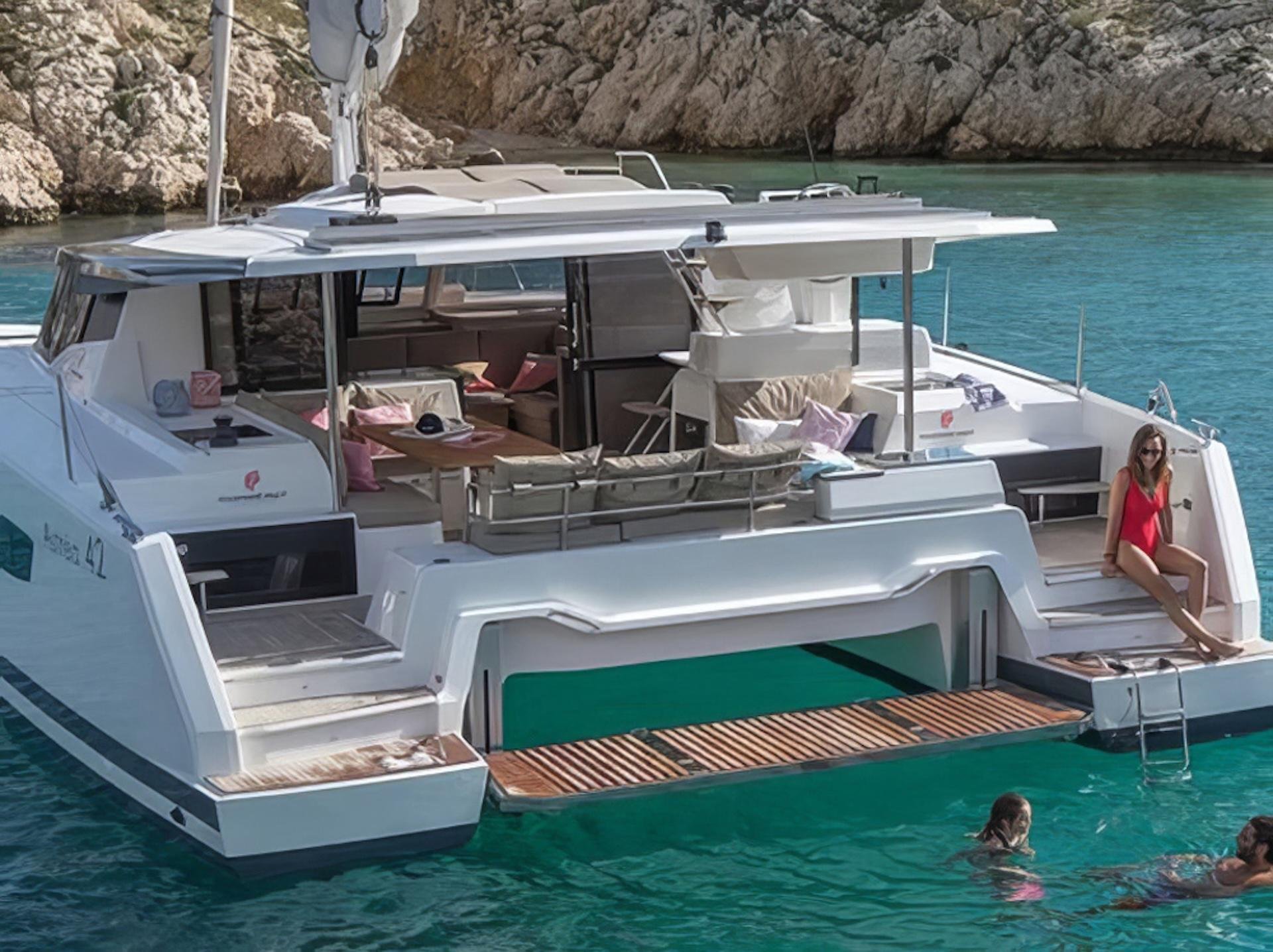 Private Catamaran Sailing to Dia Island from Heraklion
