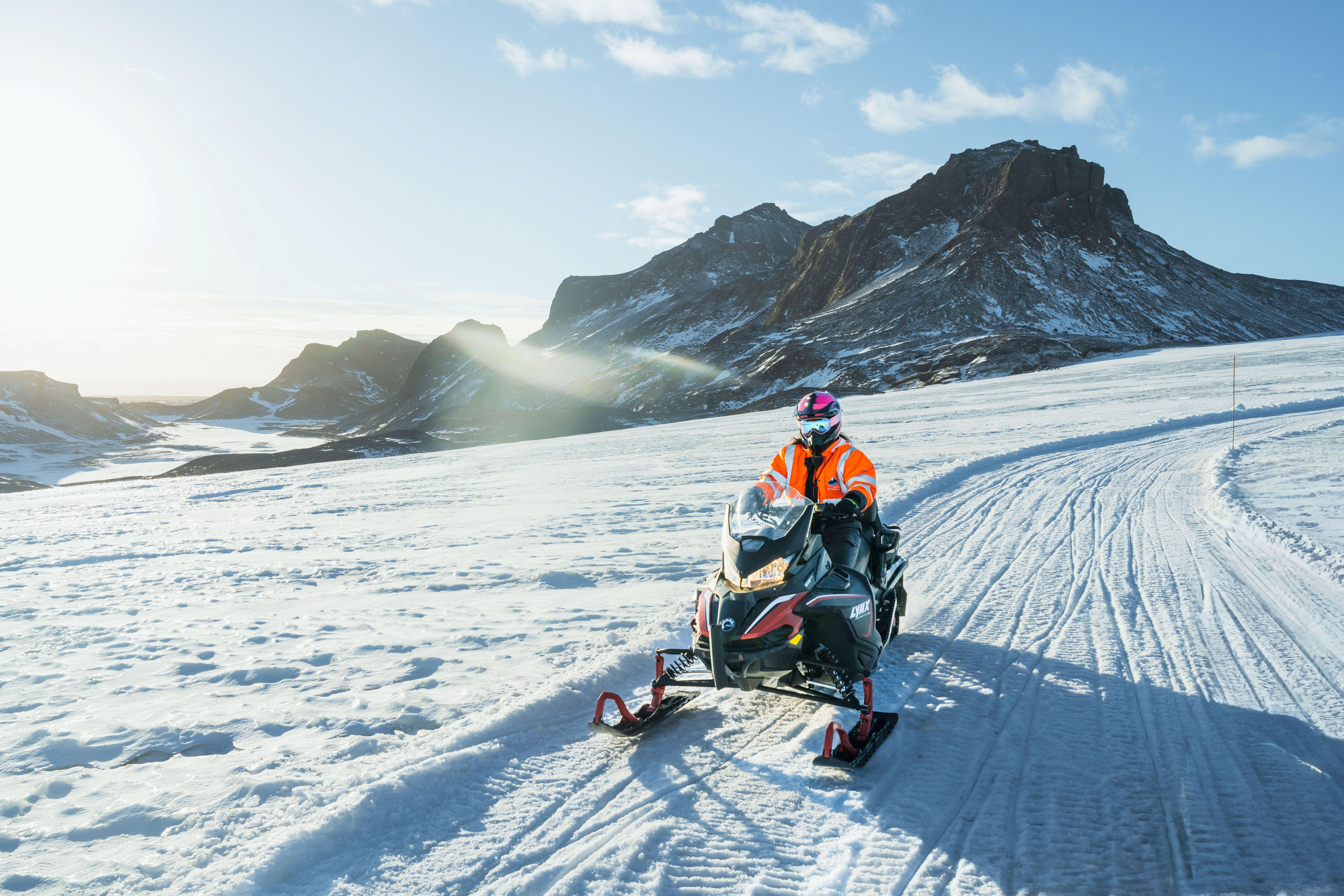Iceland Golden Circle & Langjökull Glacier Snowmobile Super Jeep Tour