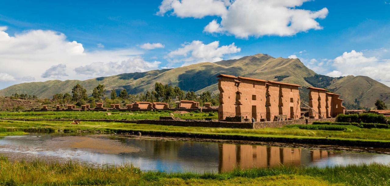 Cusco to Puno Scenic Route Bus Journey with Guide
