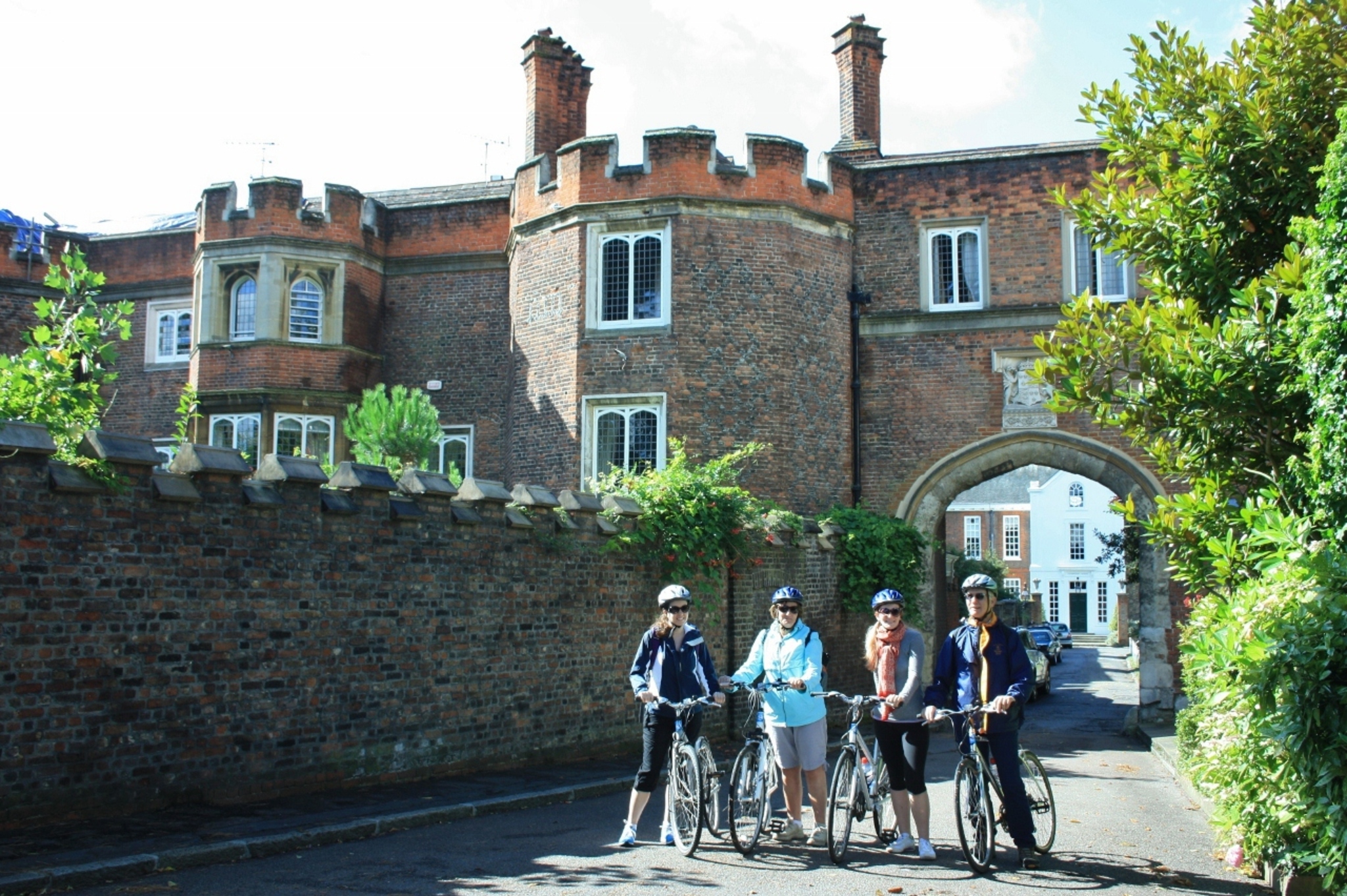 London Royal Deer Park & Thames Cycling Adventure