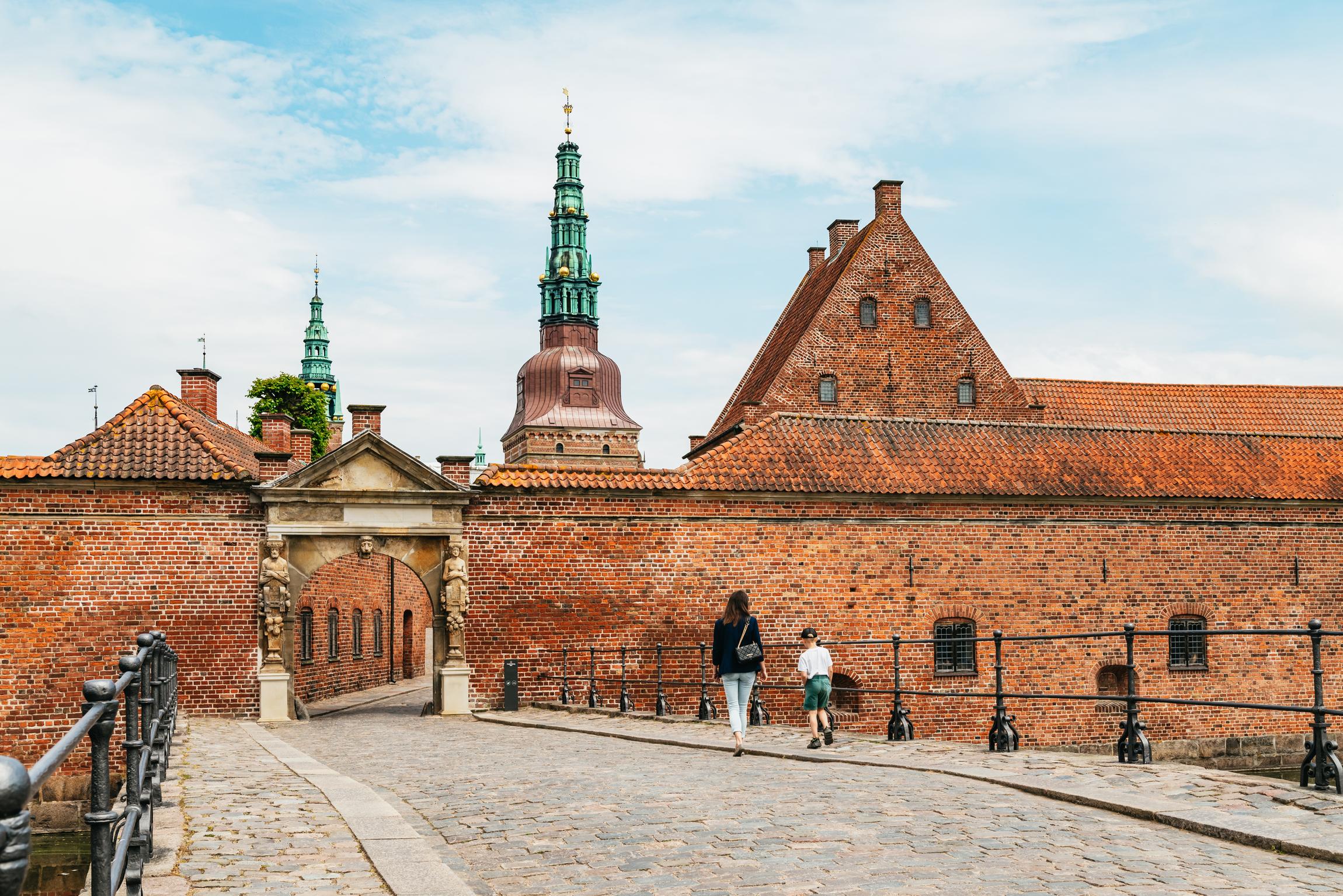 Kronborg, Frederiksborg Castle and Roskilde tour — image 10