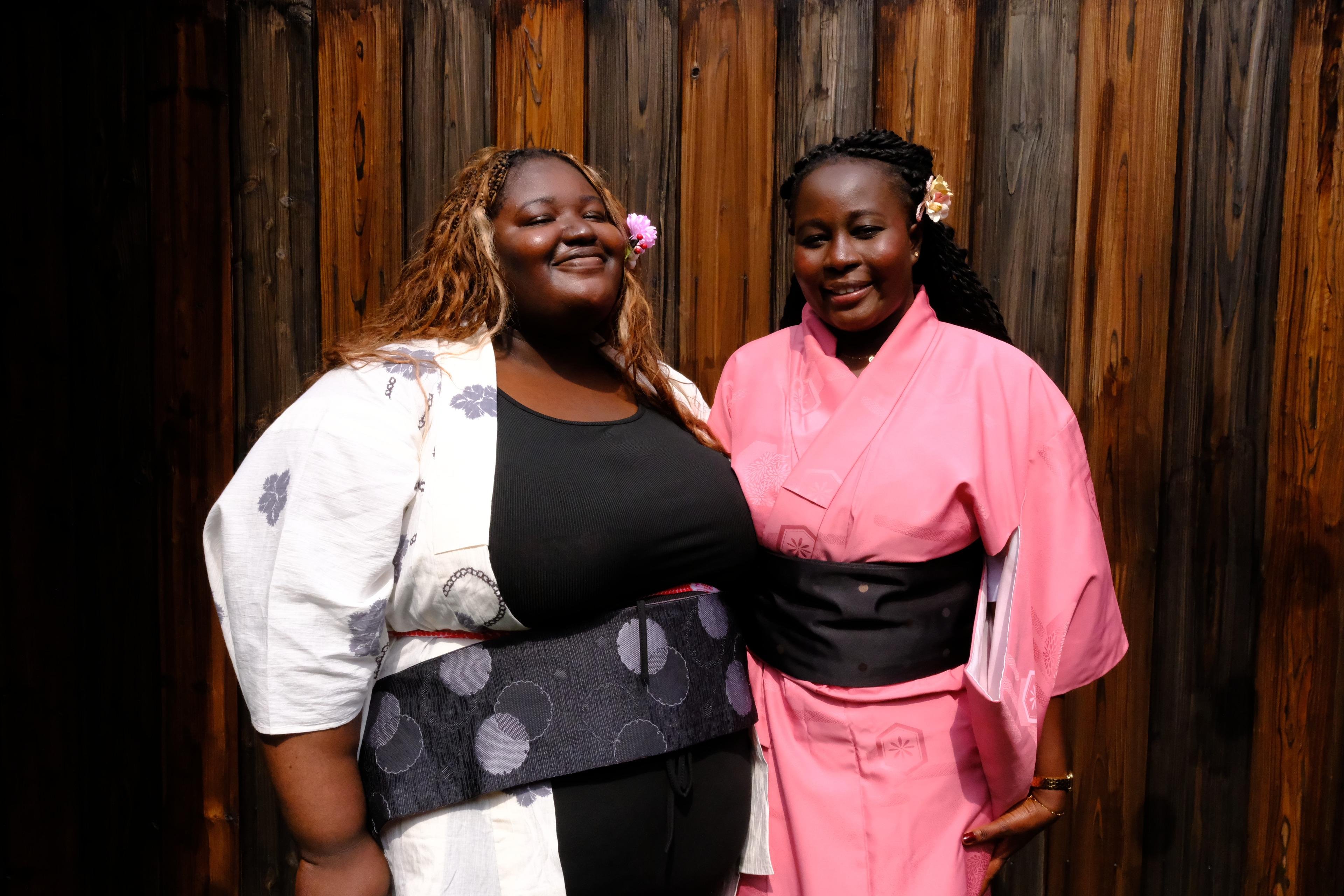 Privat upplevelse i Machiya i Kyoto: Tebjudning, kalligrafi & kimono