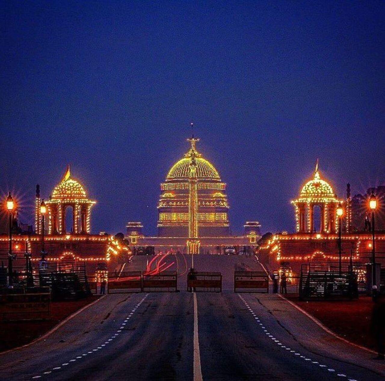 Delhi After Dark: Private Evening Sightseeing by Car
