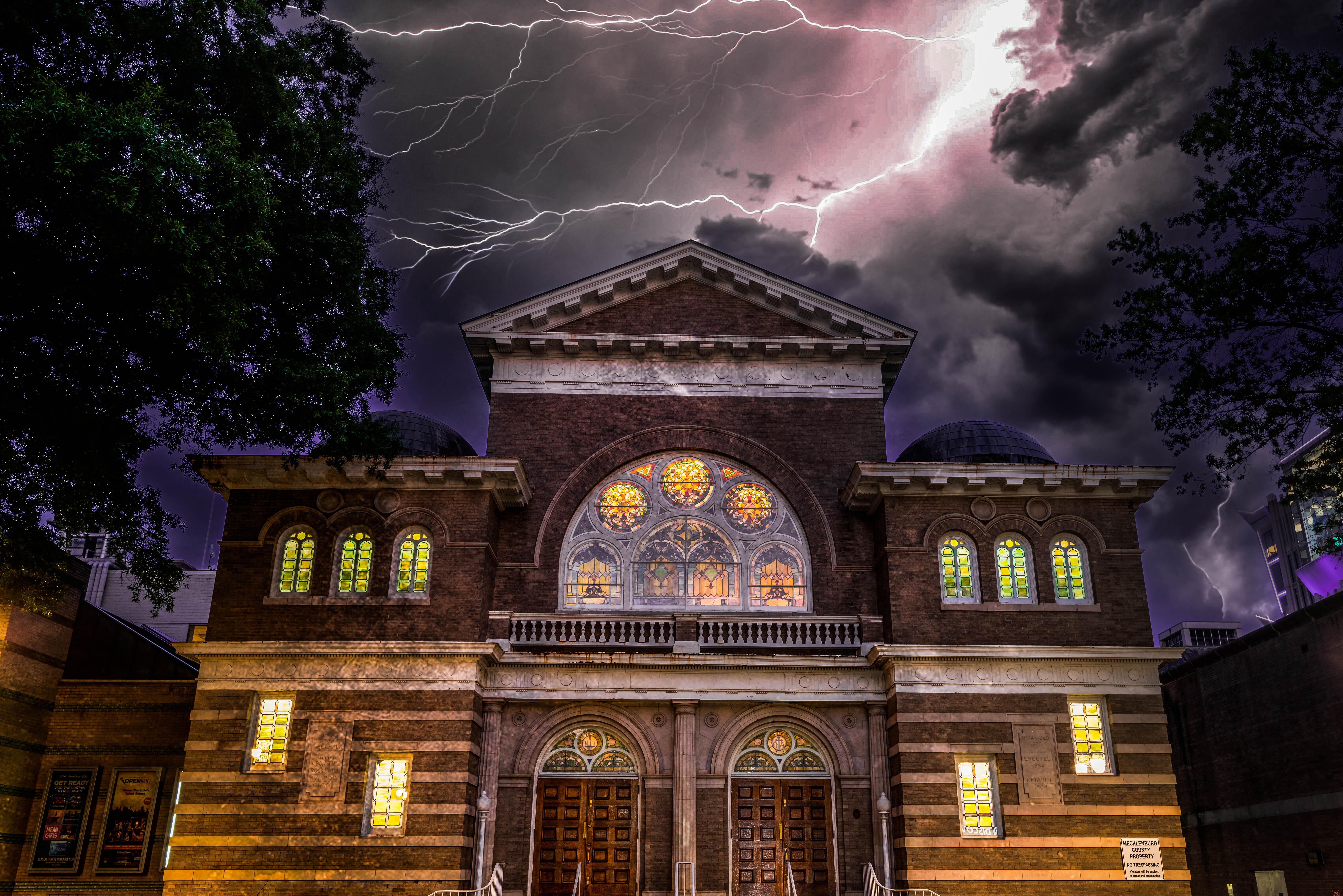 Curses & Corsets: Charlotte Candlelight Ghost Tour