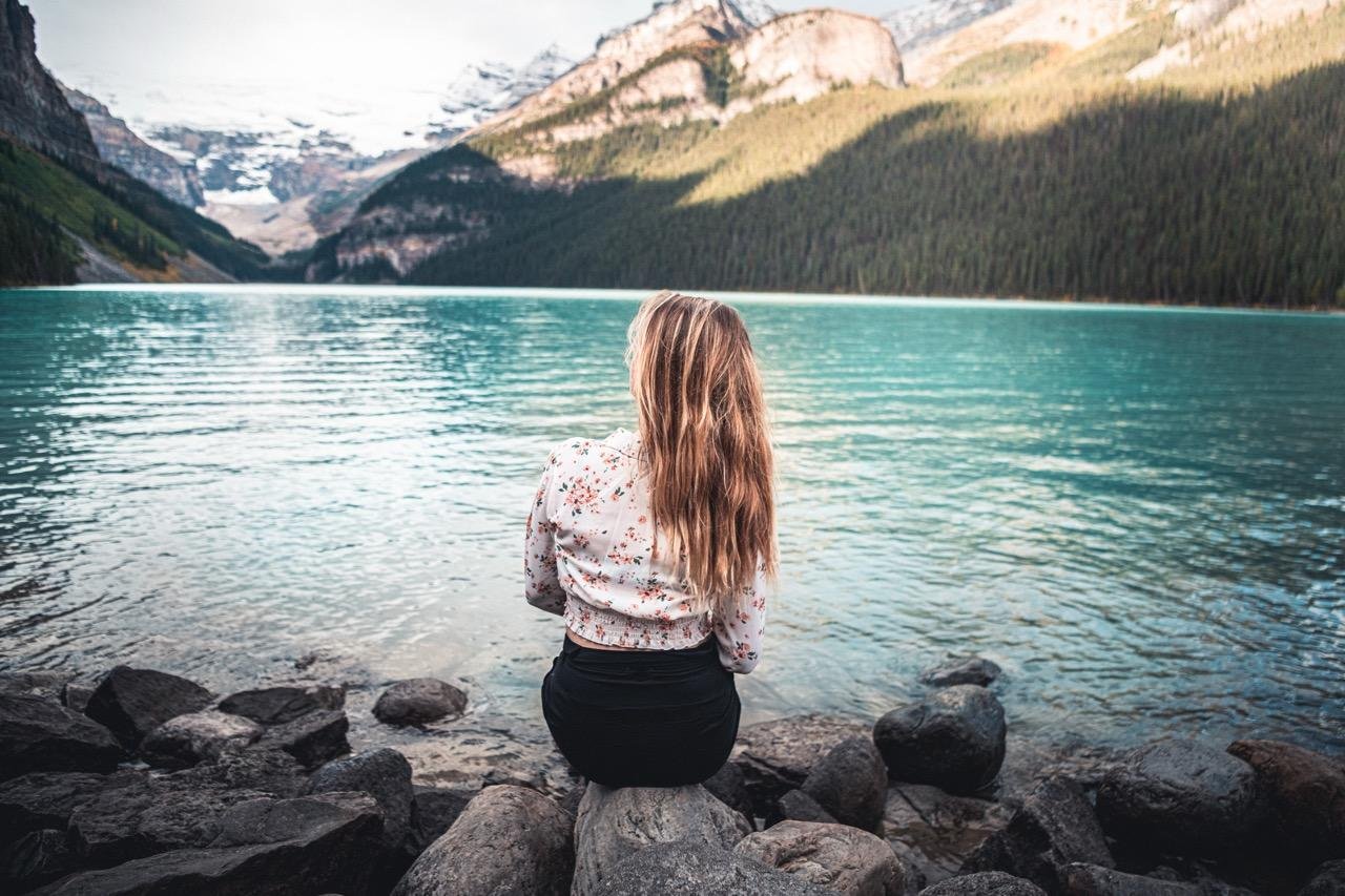 From Banff: Lake Louise and Moraine Lake Sightseeing Tour