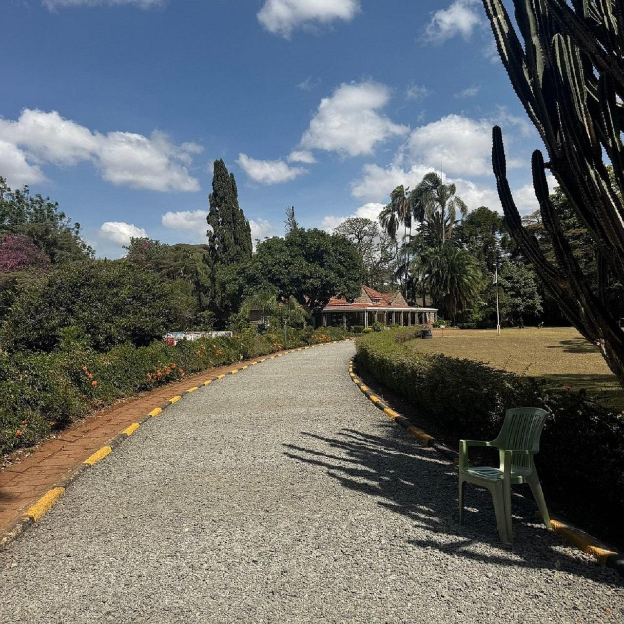 Nairobi Highlights: Karen Blixen Museum, Giraffe Center & Kobe Beads
