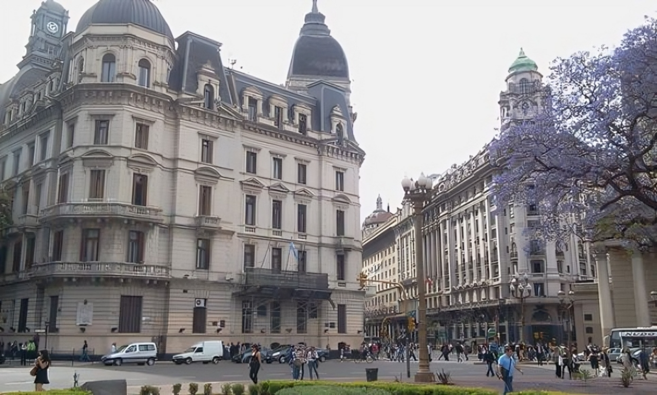 Buenos Aires Highlights Walking Tour with Local Guide