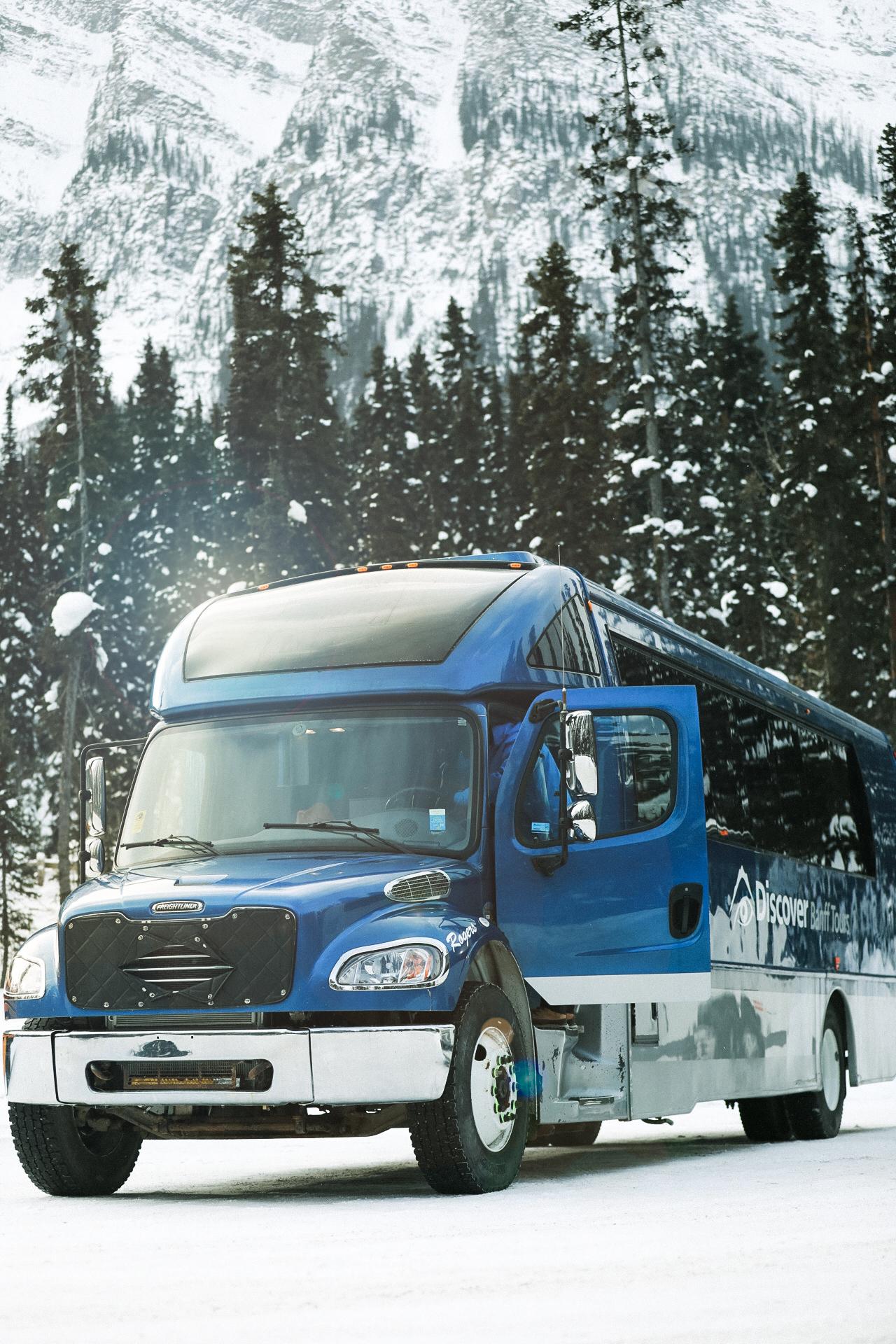 From Banff: Lake Louise and Moraine Lake Sightseeing Tour