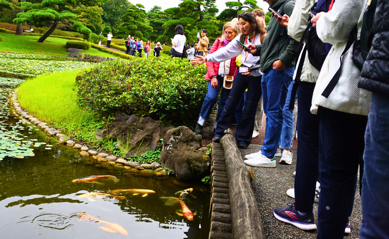 Tokyo Imperial Palace tour — Ōtemon Gate, Ninomaru Garden and castle moat — image 1