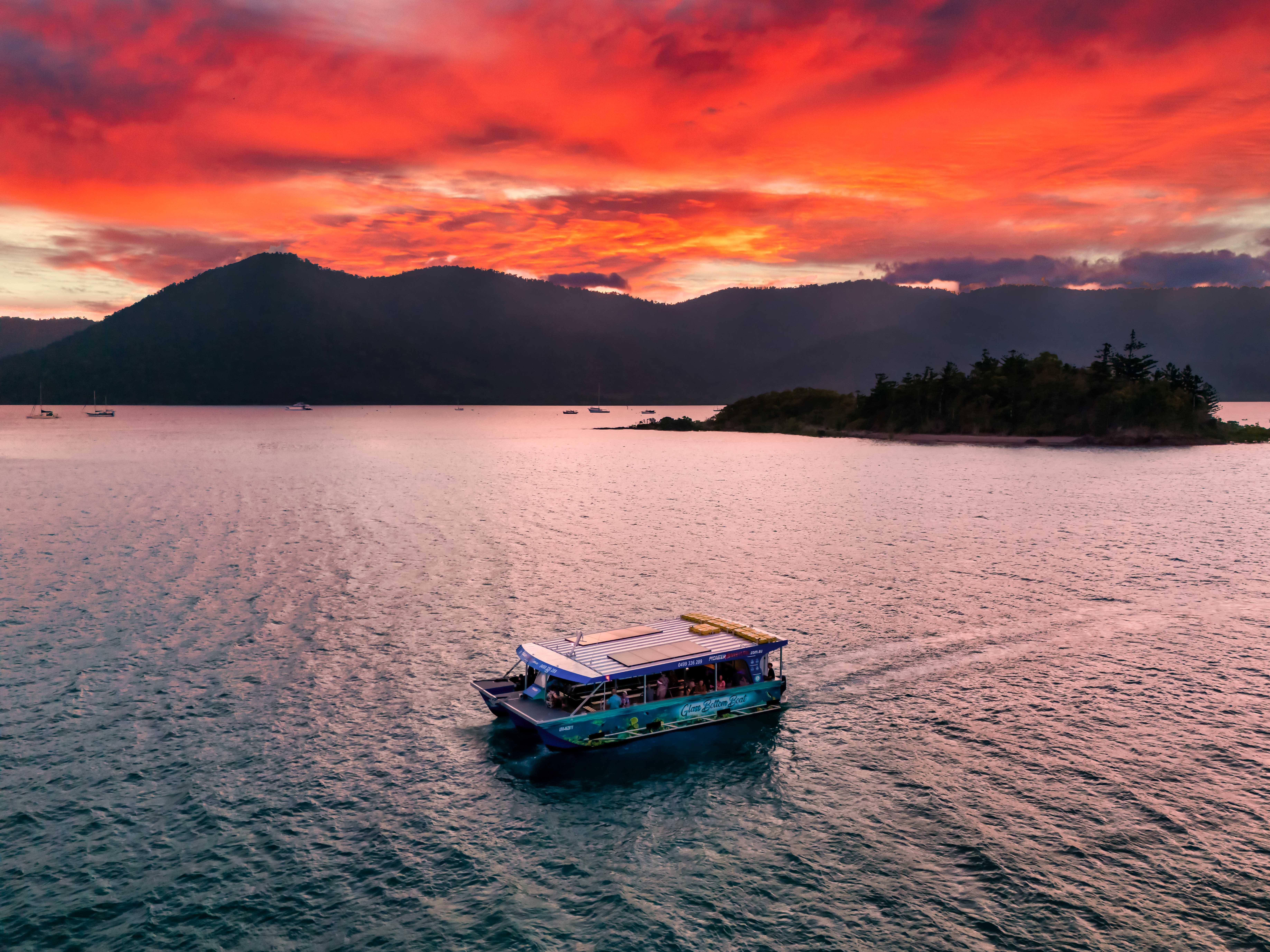 Airlie Beach Bottoms Up Sunset Cruise
