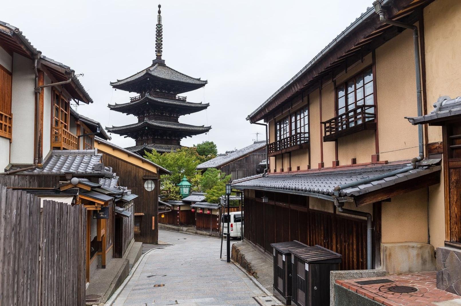 京都の夜を楽しむ：居酒屋＆日本酒テイスティングツアー