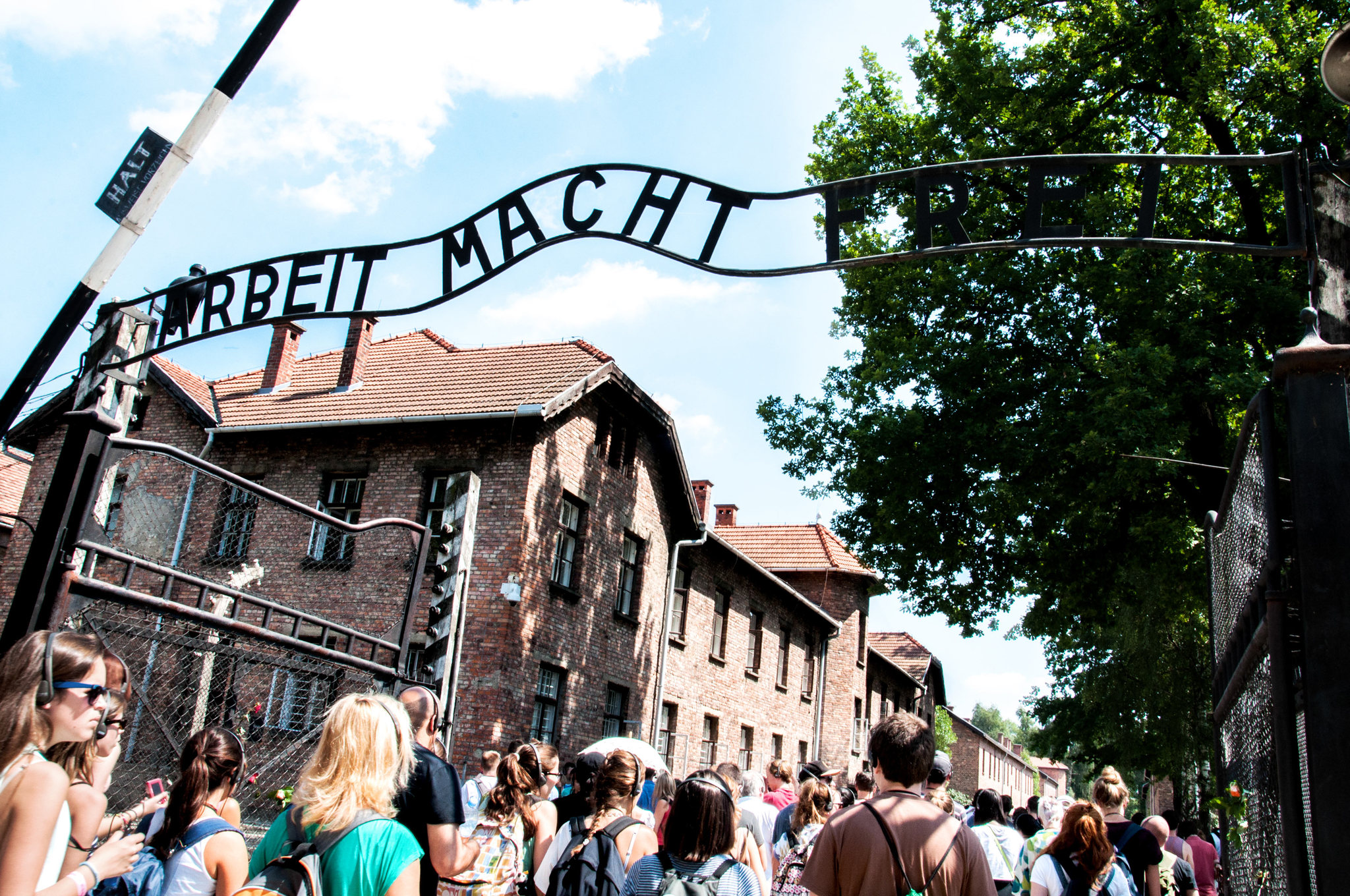 Auschwitz-Birkenau: Geführte Tour mit Schnelleinlass & Transfer ab Krakau