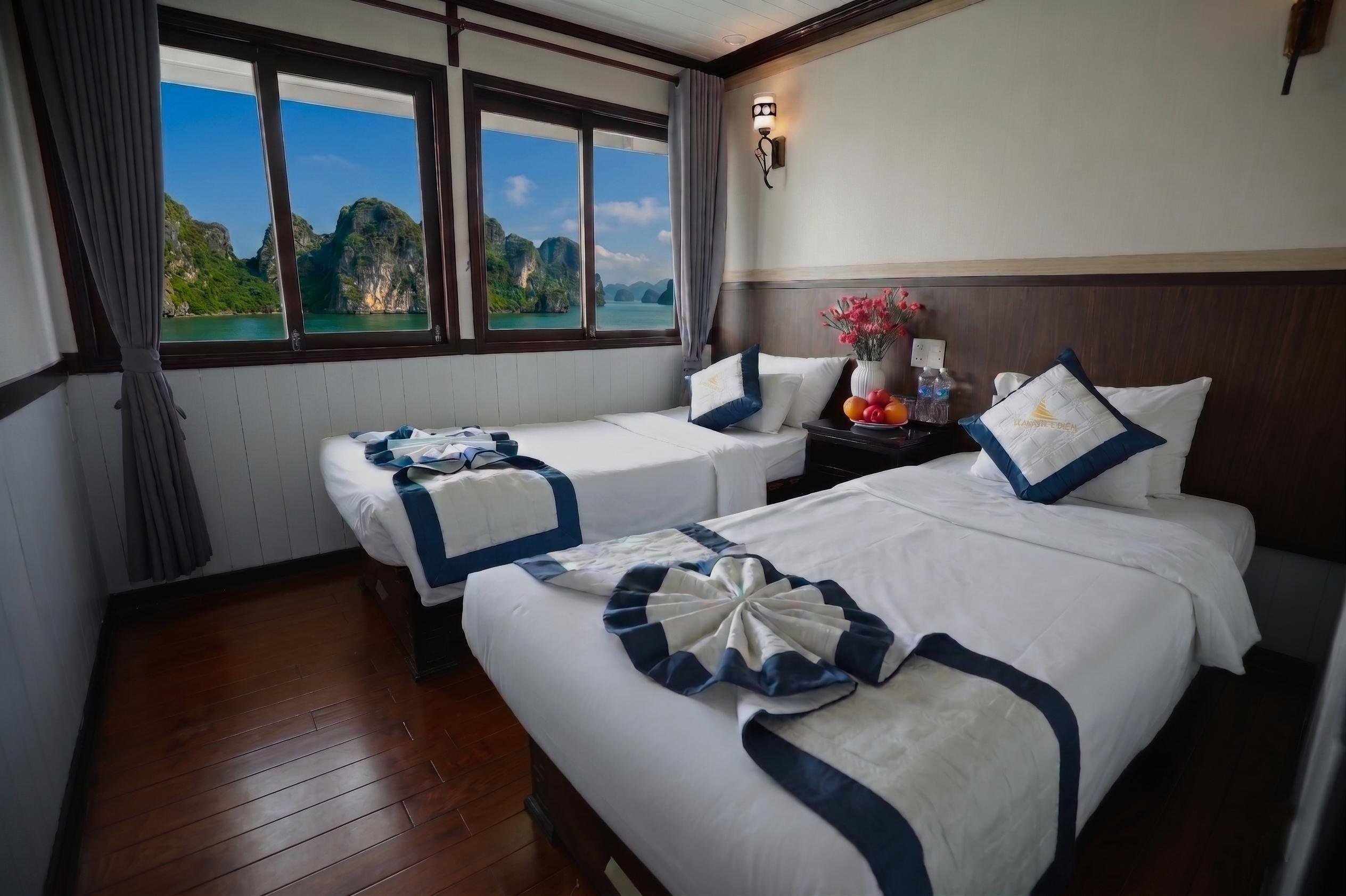 Ha Long Bay 2-Day Overnight Boat Cruise from Hanoi