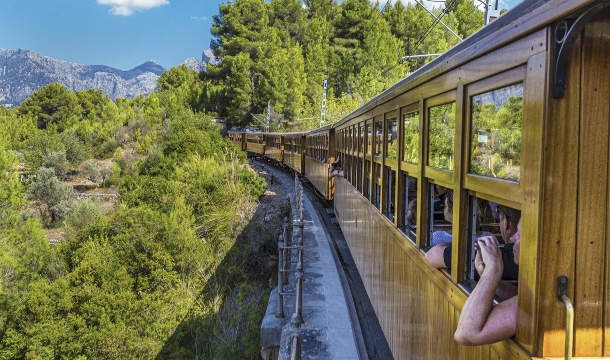 Mallorca Grand Tour: Mountains, Coast & Historic Railways