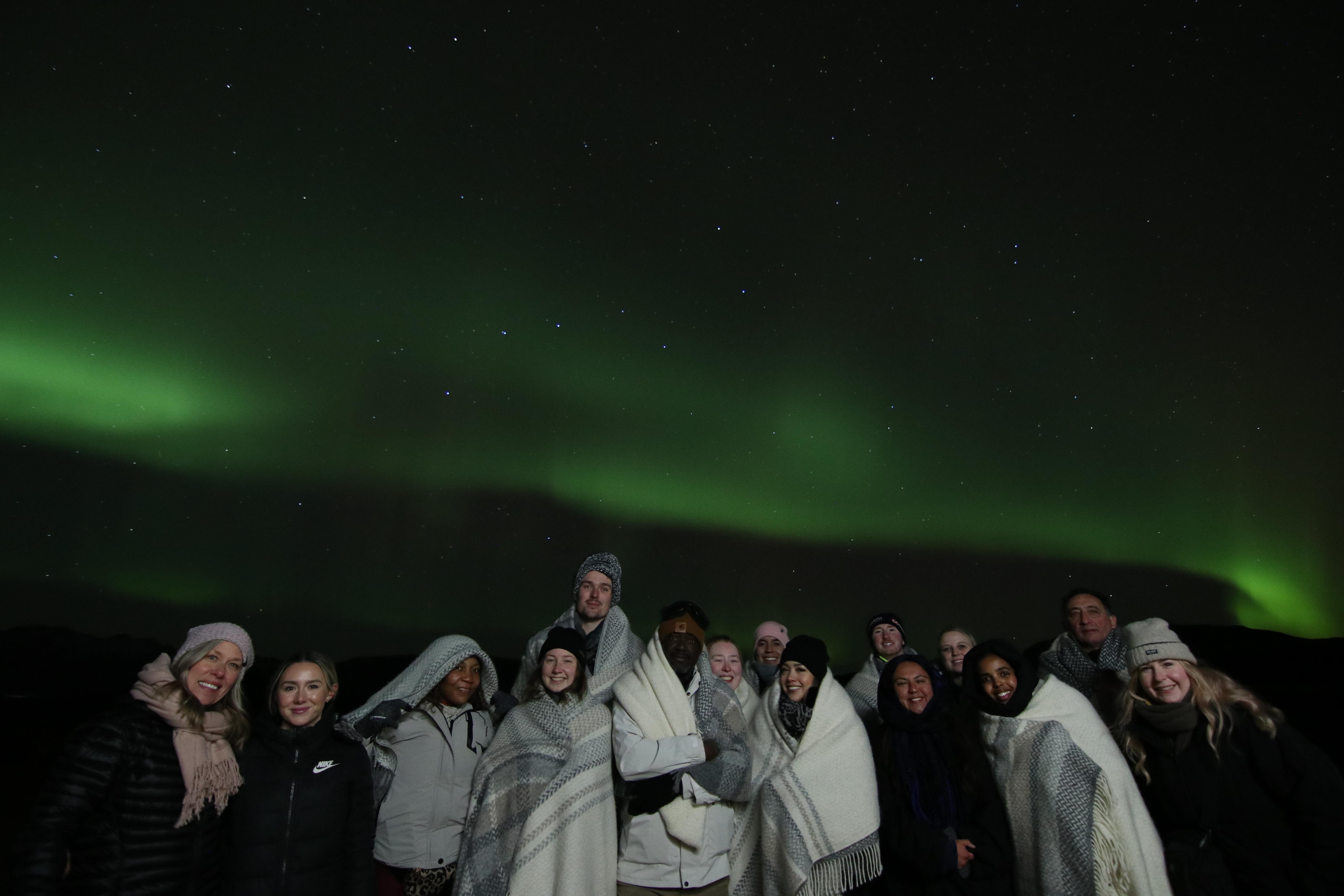 Reykjavik Northern Lights Minibus Hunt with Hot Cocoa