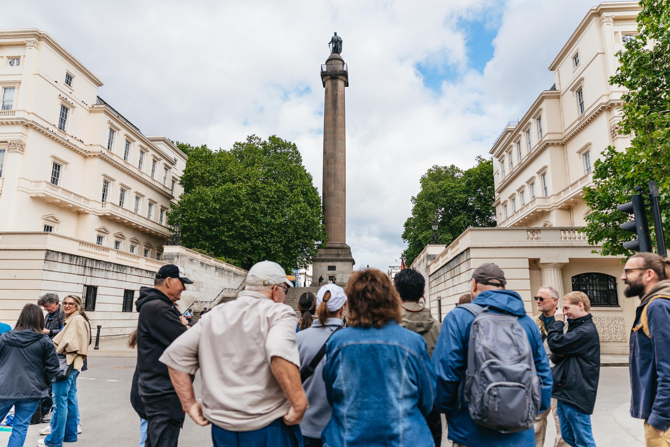 London: Changing of The Guard Tour with Expert Guide - Buckingham Palace tour and royal London scenery