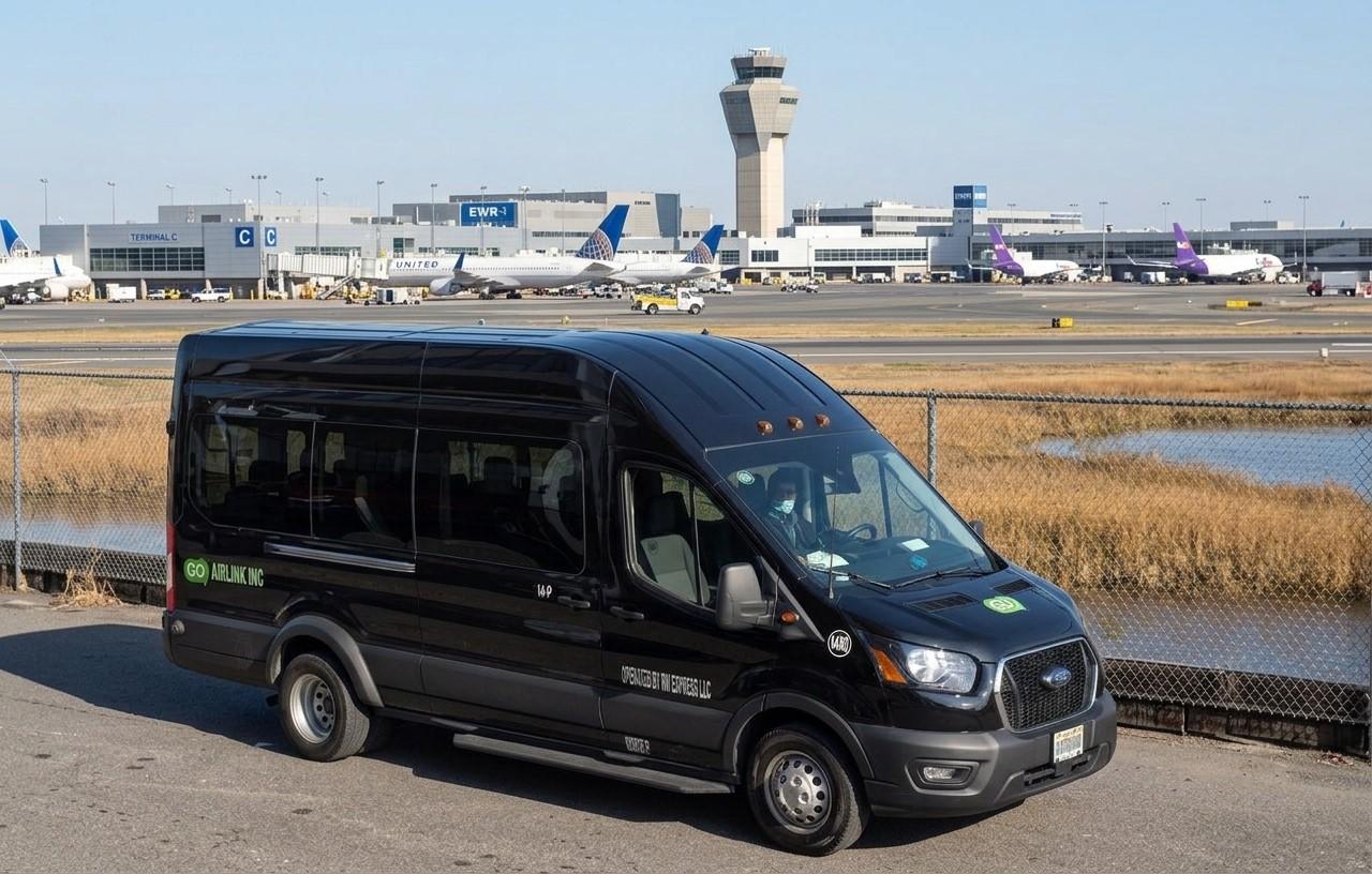 Shared Airport Transfer: Newark to Manhattan Hotels