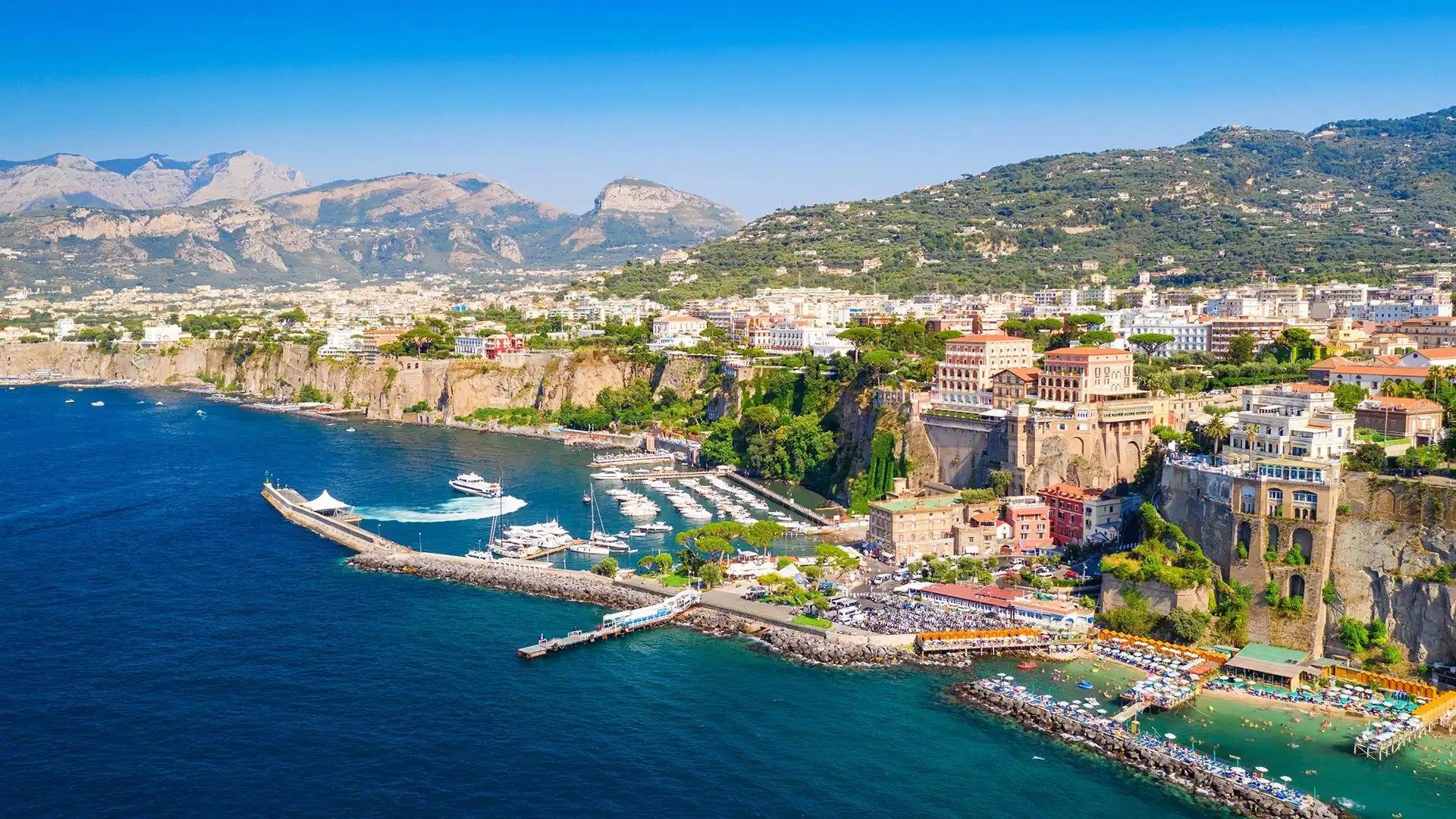 Amalfi Coast, Sorrento & Pompeii Day Tour from Naples