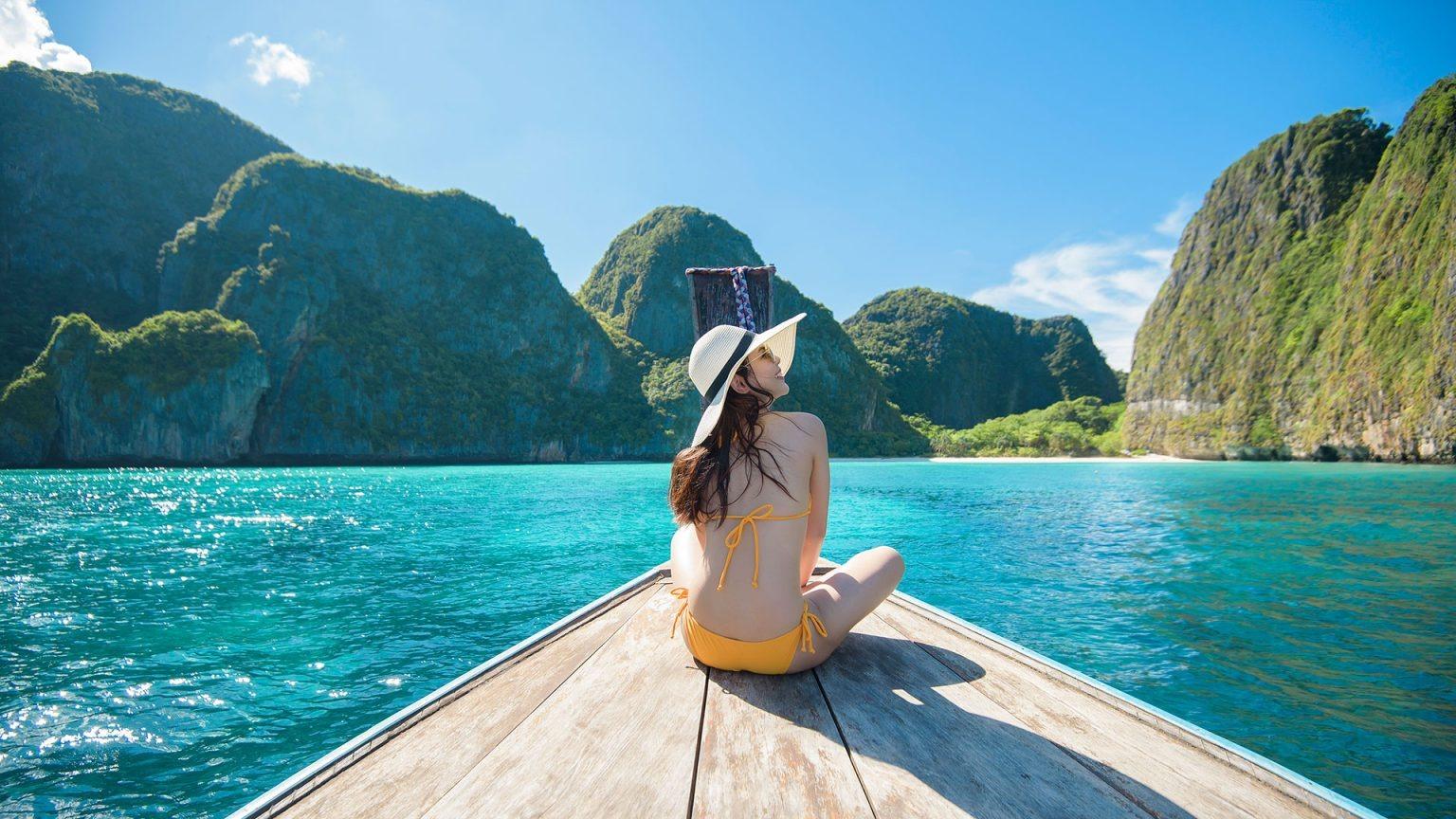 Phi Phi & Bamboo Islands Full-Day Tour with Snorkeling & Spa