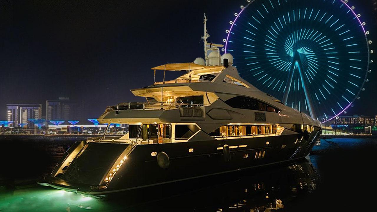 Dubai Luxury Superyacht Cruise with DJ, Swimming & Open Bar