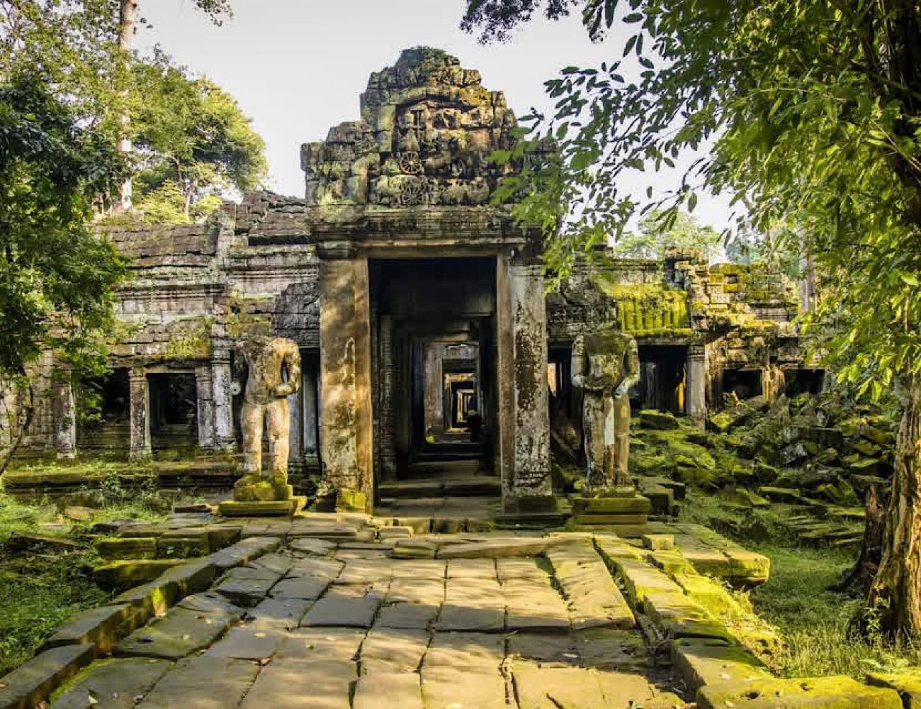 Siem Reap Grand Circuit & Killing Fields Tuk-Tuk Tour