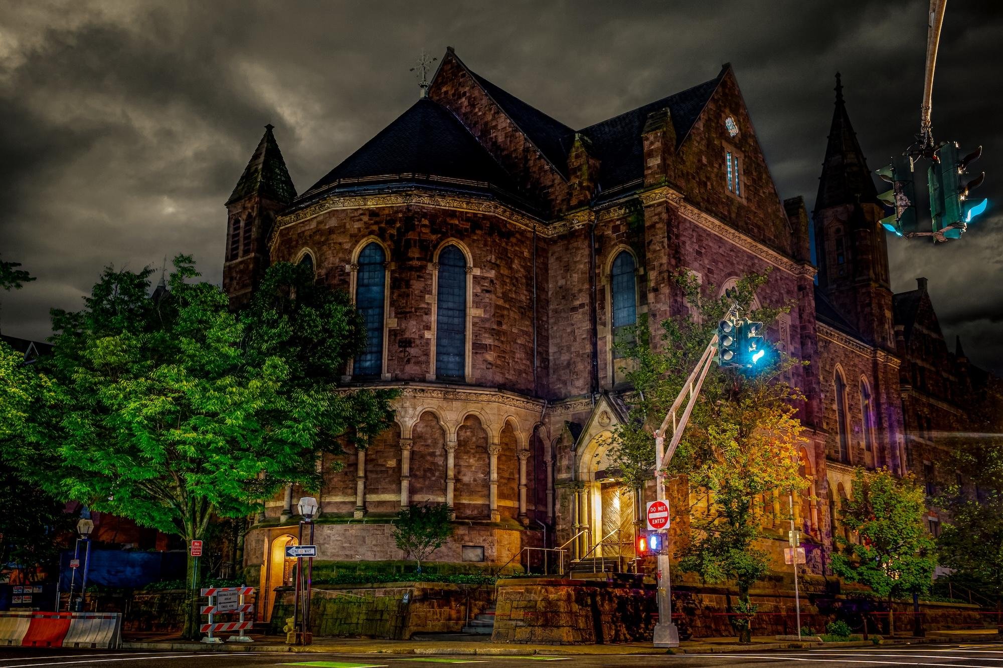 New Haven Ghost Walk: Hauntings & Dark Legends