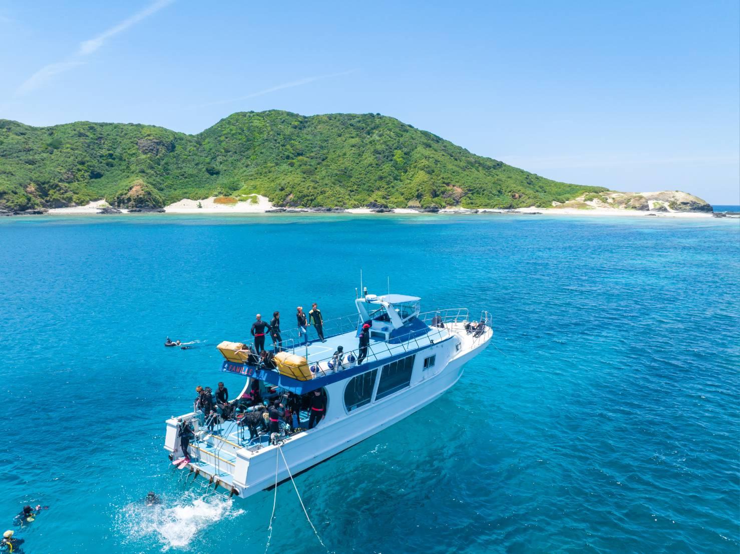 Kerama Islands Certified Diver Excursion from Naha
