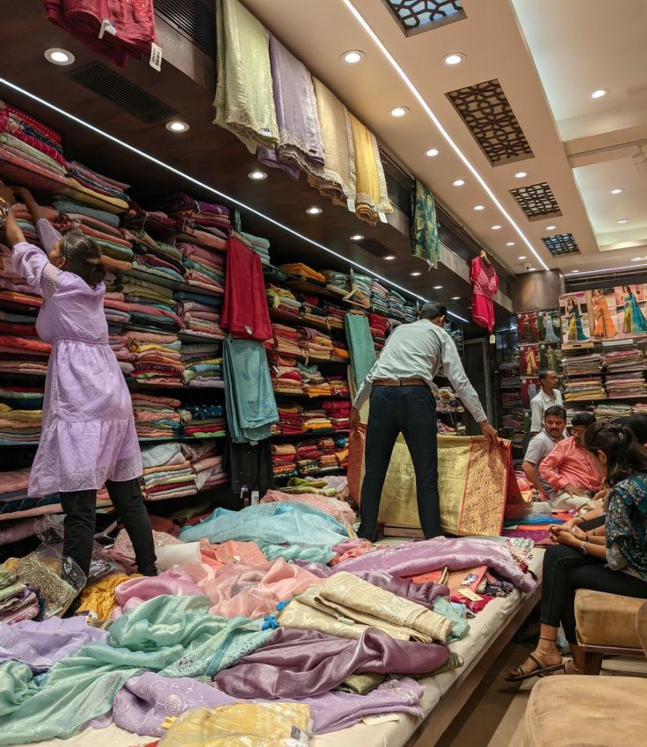 Delhi Personal Shopping Tour with Local Expert