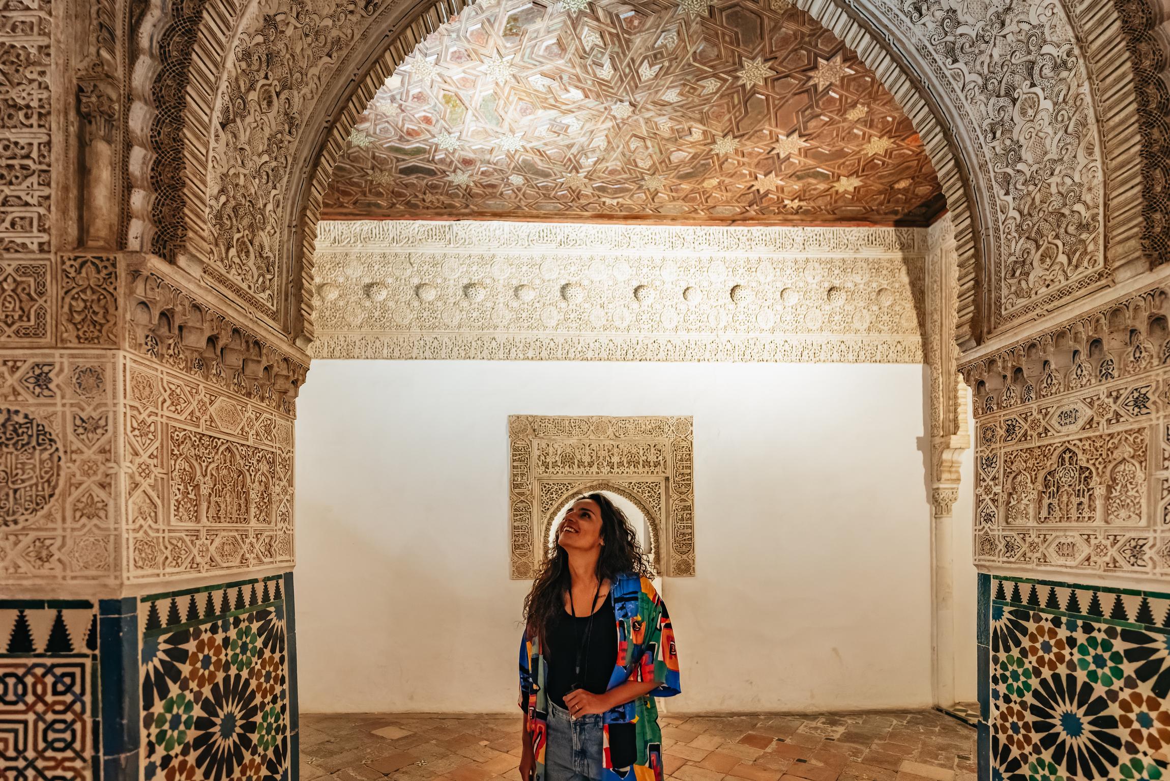 Alhambra & Nasrid Palaces: Exclusive Evening Guided Tour