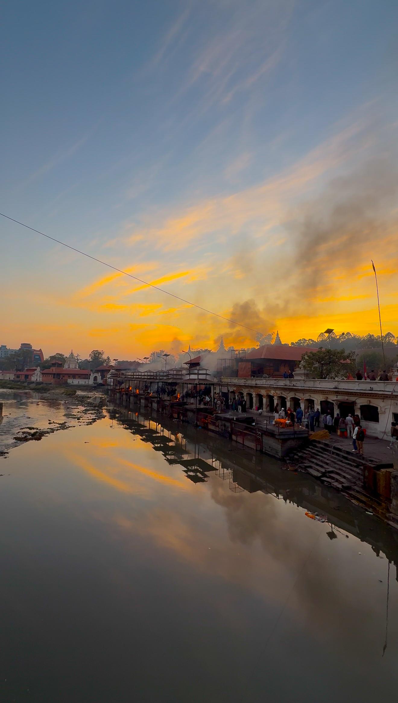 Kathmandu Pashupatinath Twilight Walk & Sacred Arati Ceremony